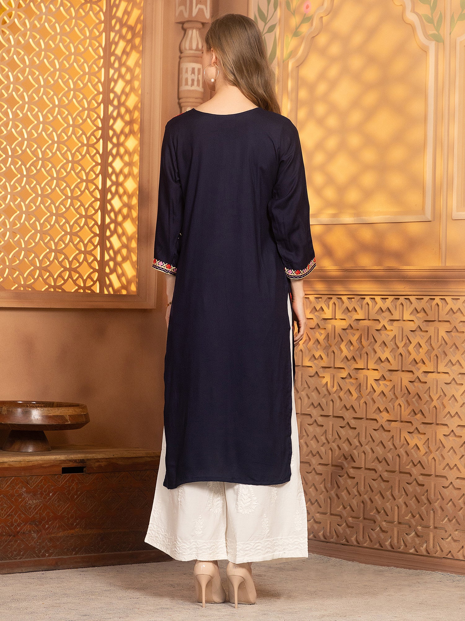Nisha Kurti