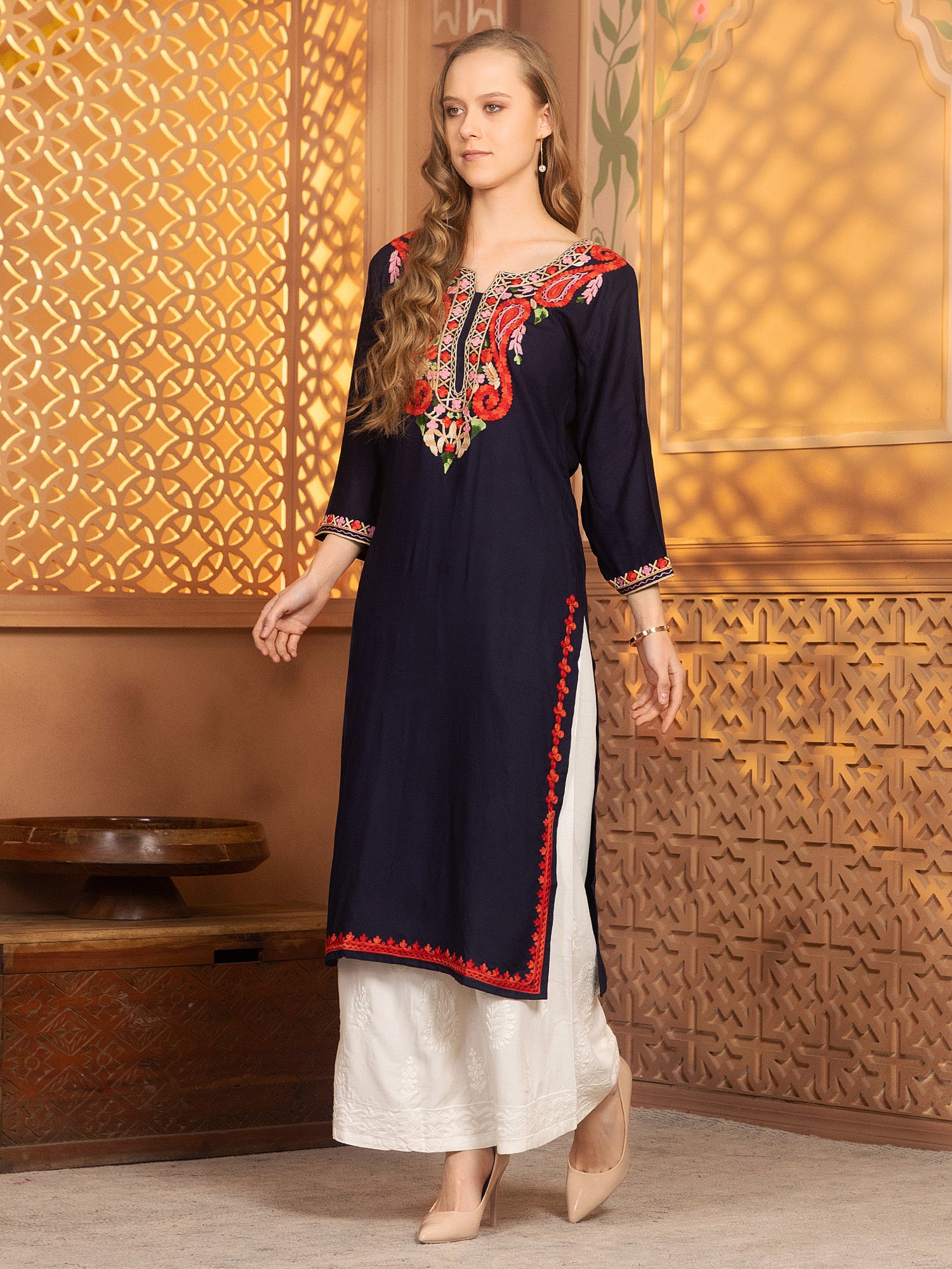 Nisha Kurti