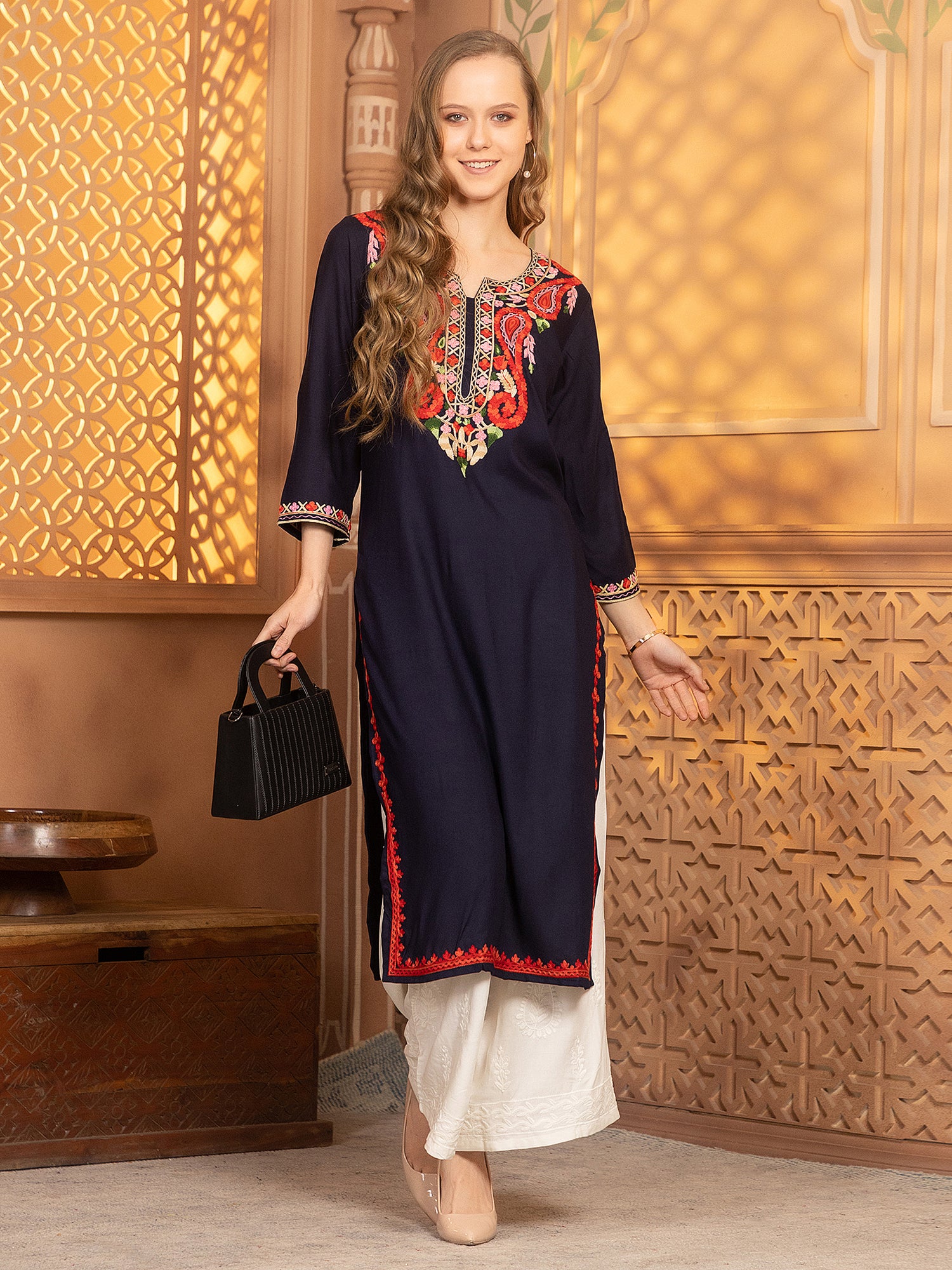 Nisha Kurti