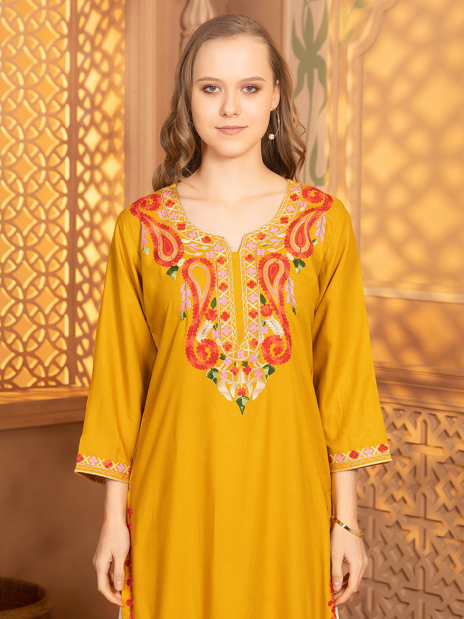 Nisha Kurti