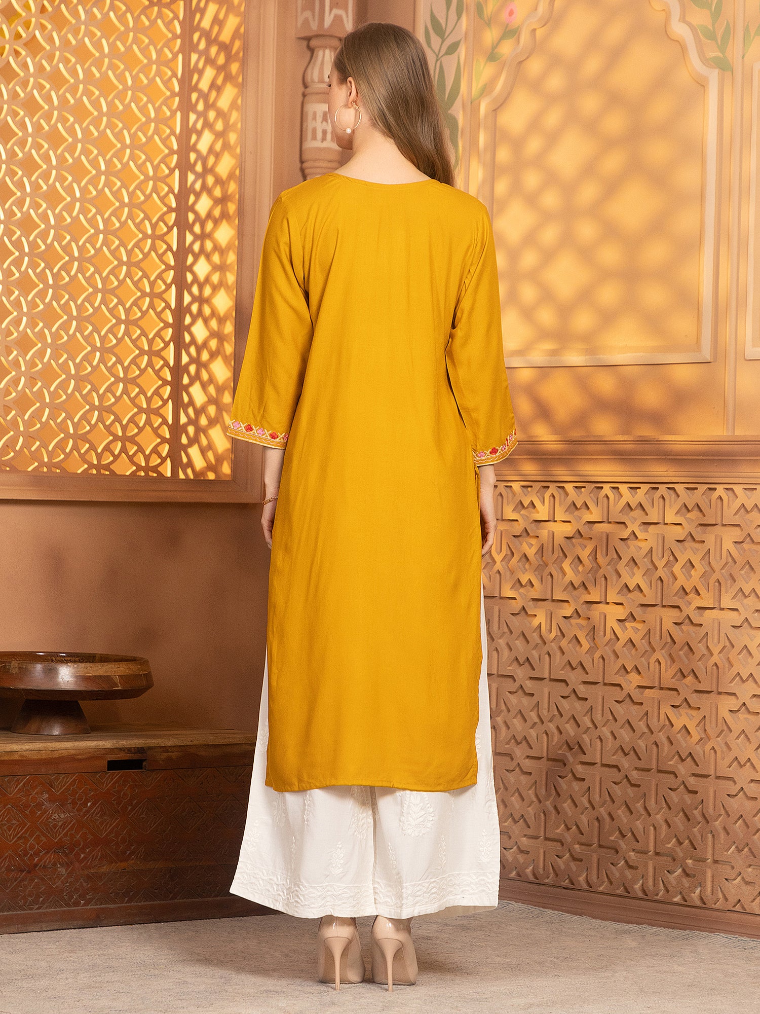 Nisha Kurti