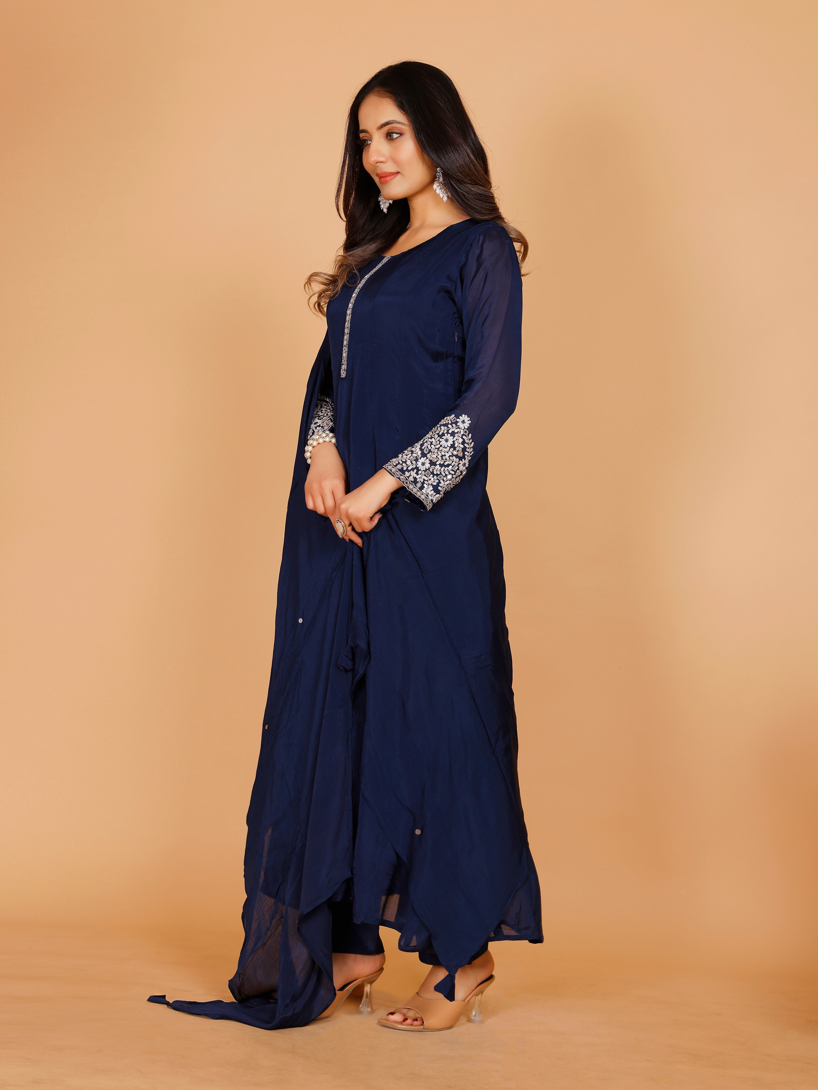 Kesri Kamiz & Pant - Roop Darshan