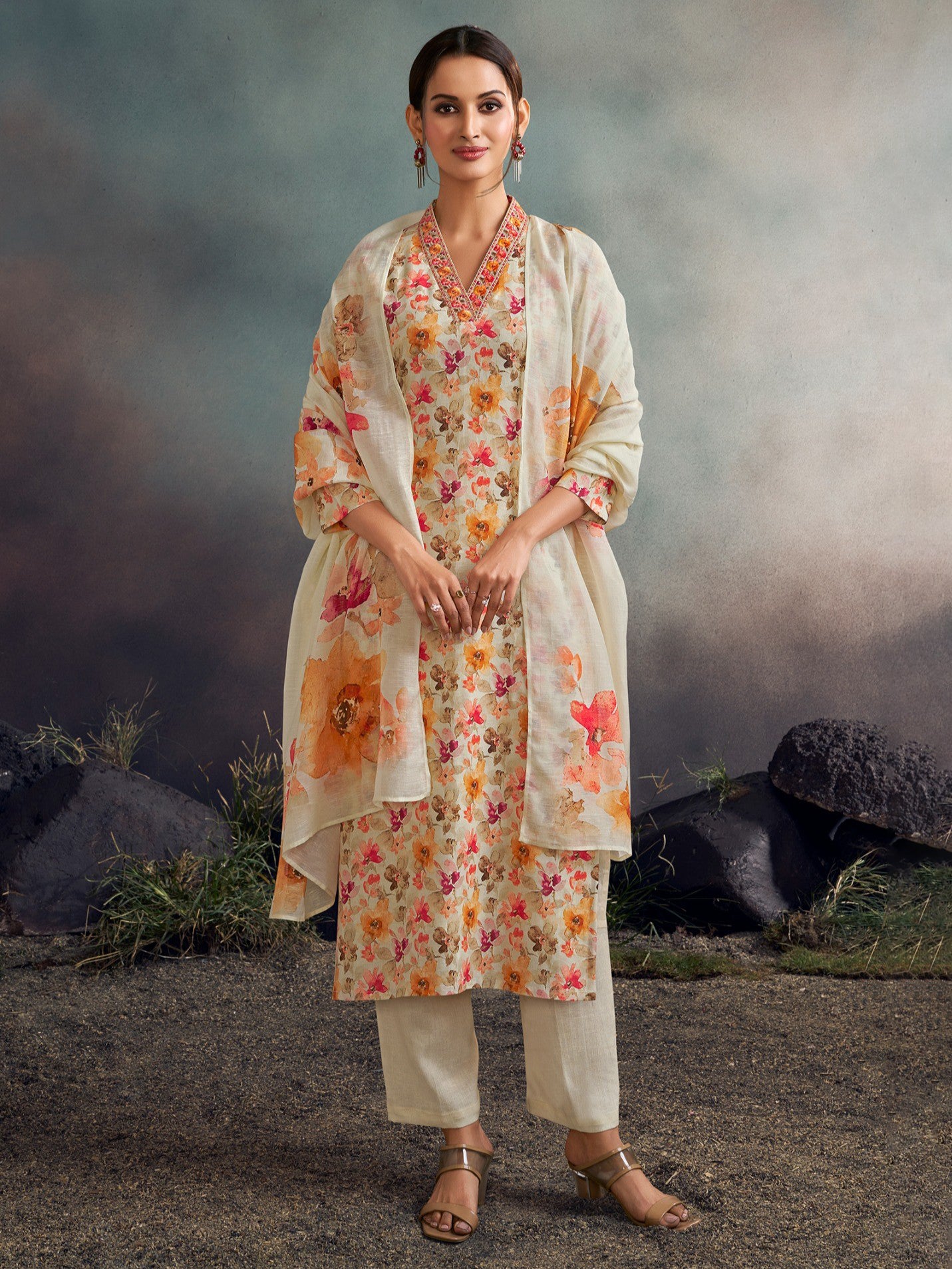 Dhriti Kameez & Pant - Roop Darshan