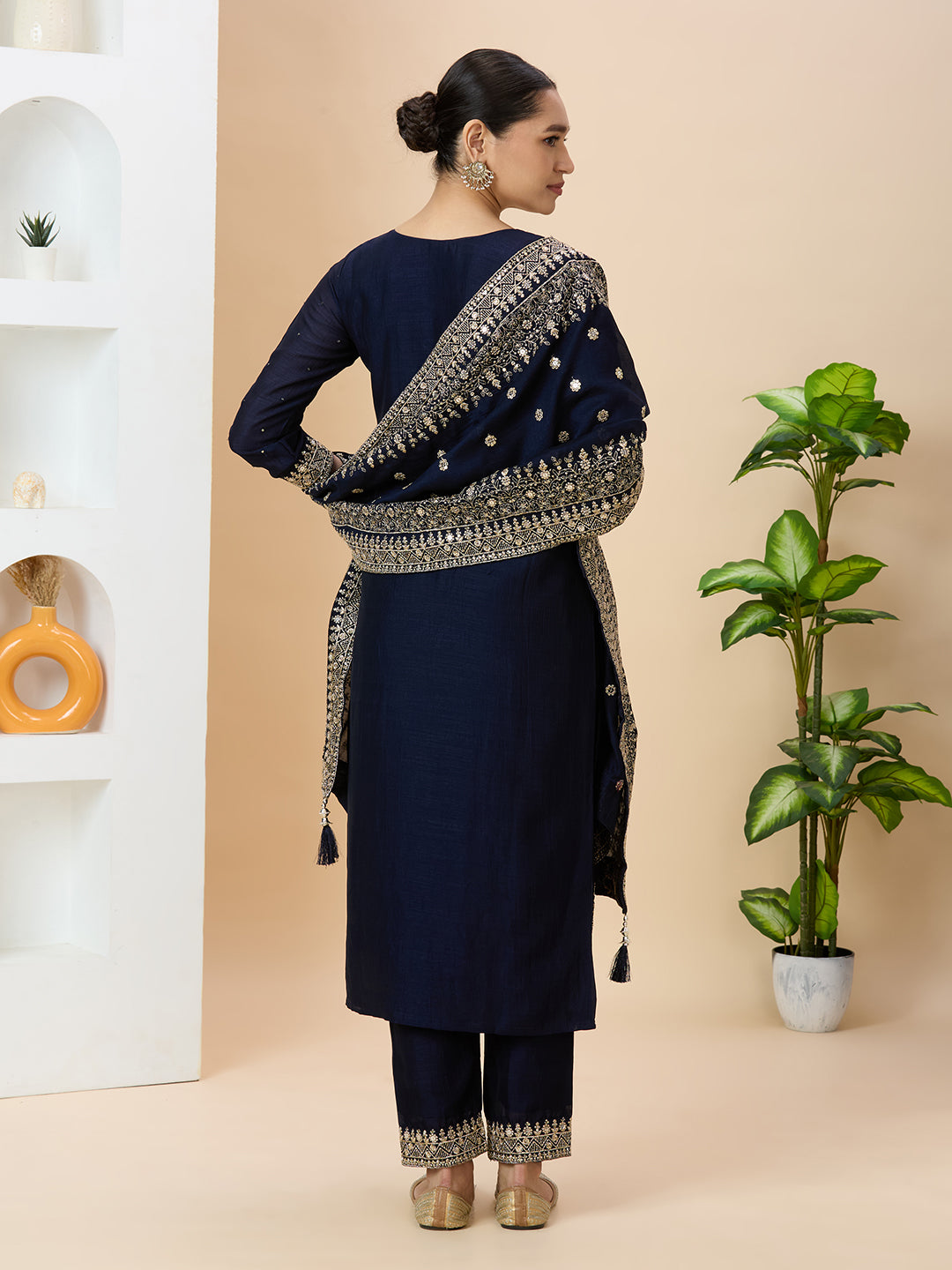 Manya Kamiz & Pant - Roop Darshan