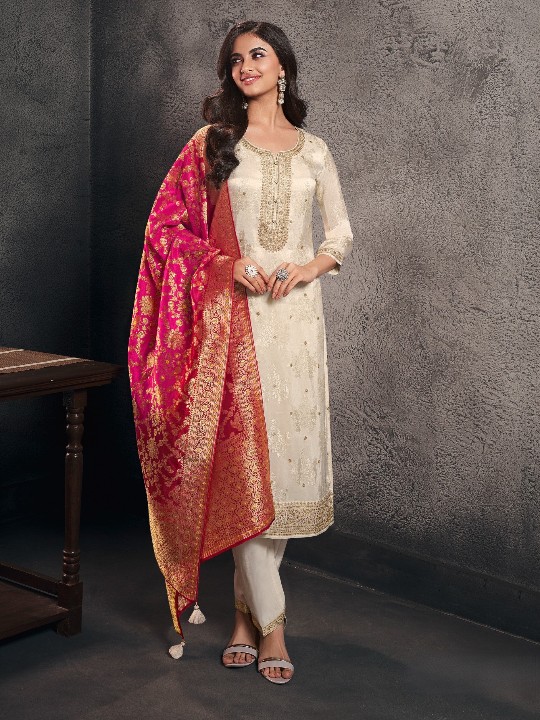 Sania Kamiz & Pant - Roop Darshan