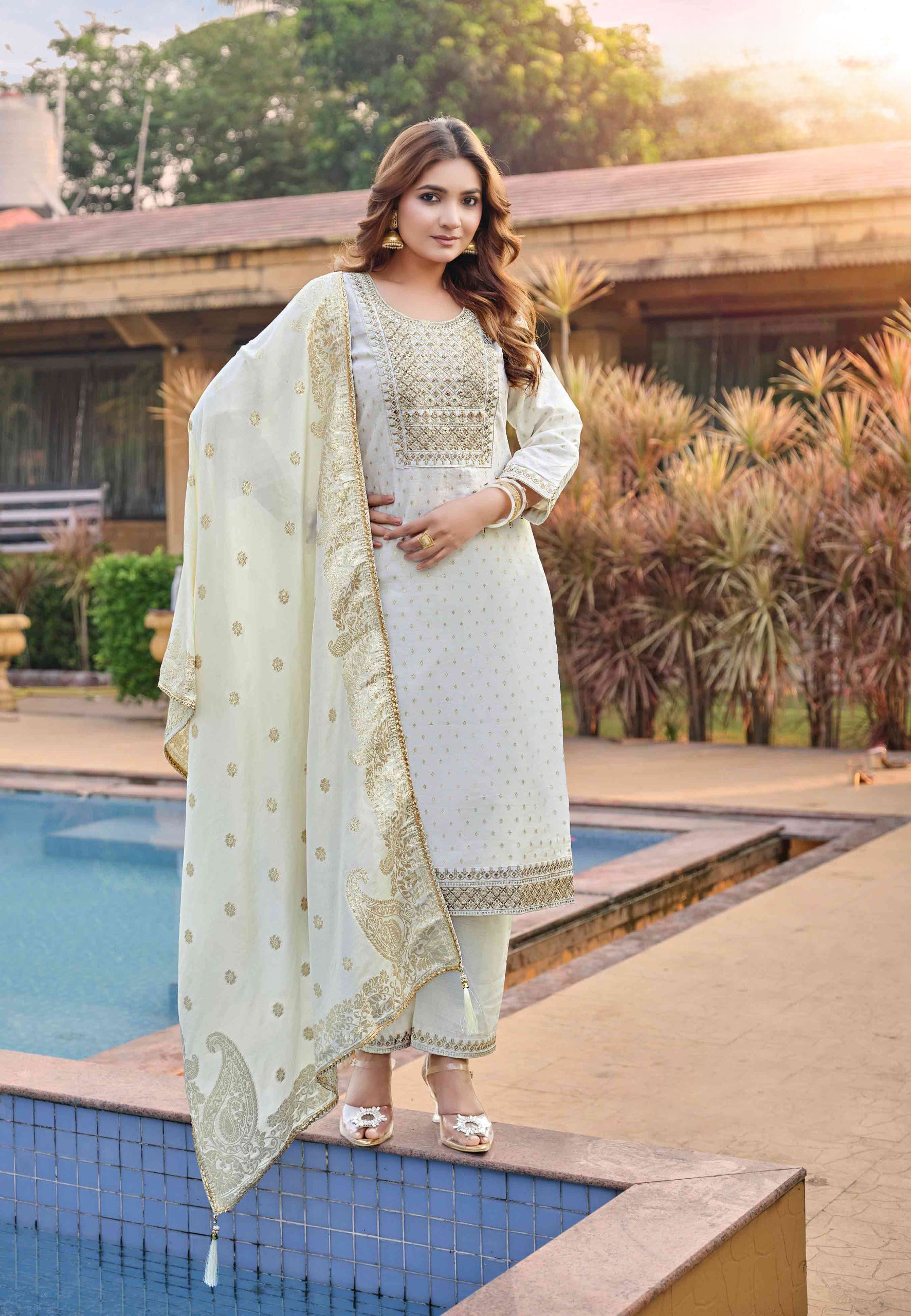 Swara Kamiz & Pant