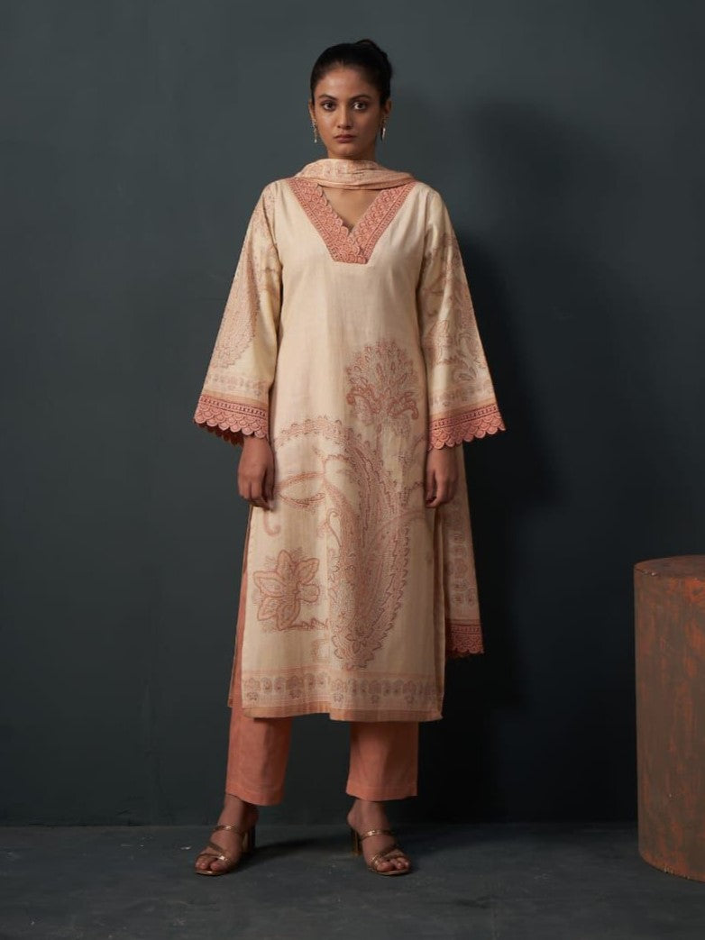 Noor Kamiz & Pant - Roop Darshan