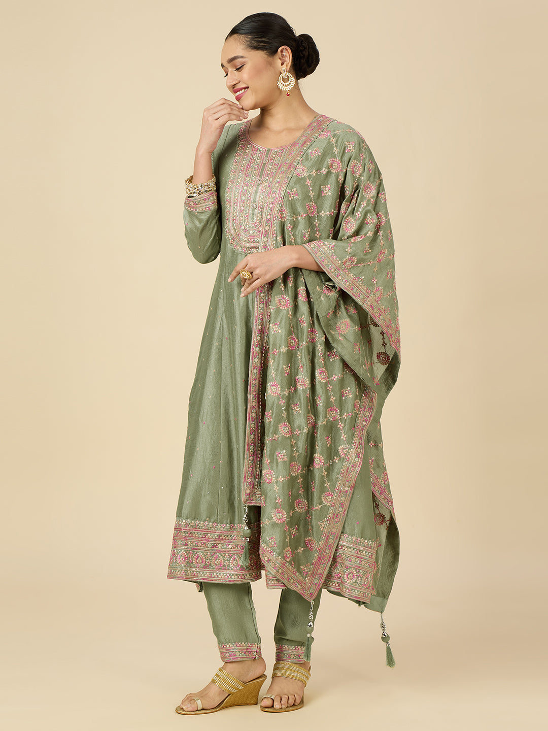 Niya Flair Suit - Roop Darshan