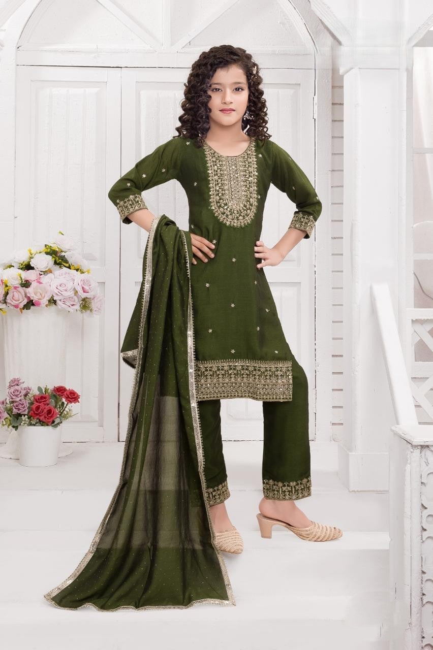 Shreya Kamiz & Pant - Roop Darshan