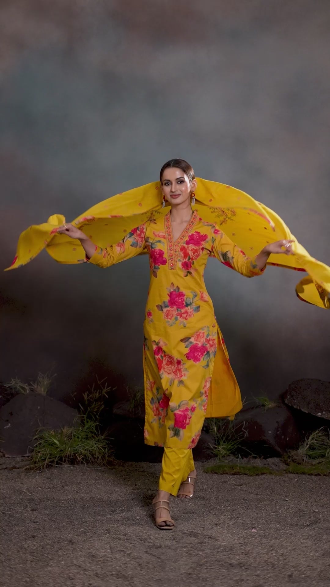 Eshani Kamiz & Pant