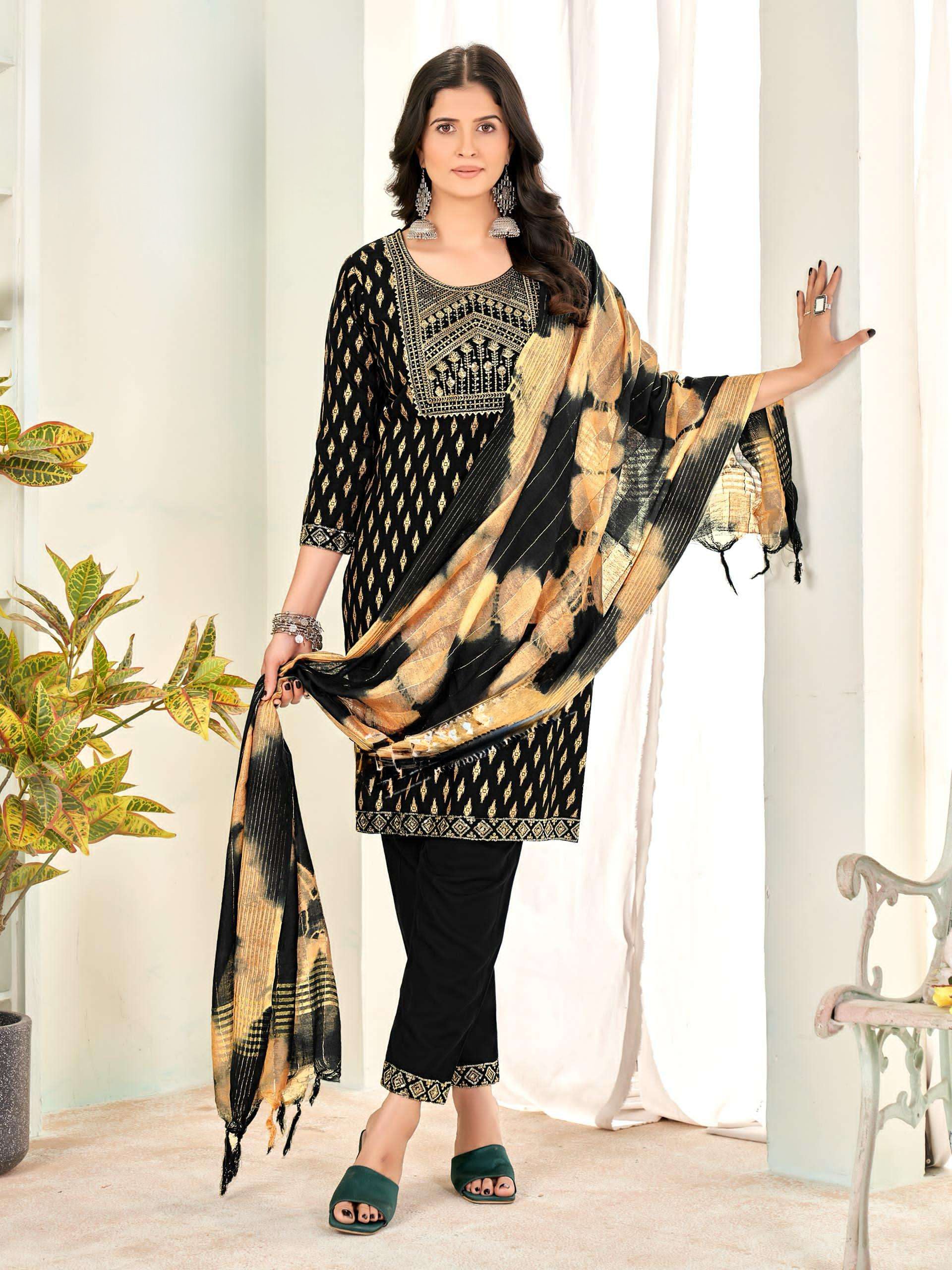 Alia Kamiz & Pant - Roop Darshan