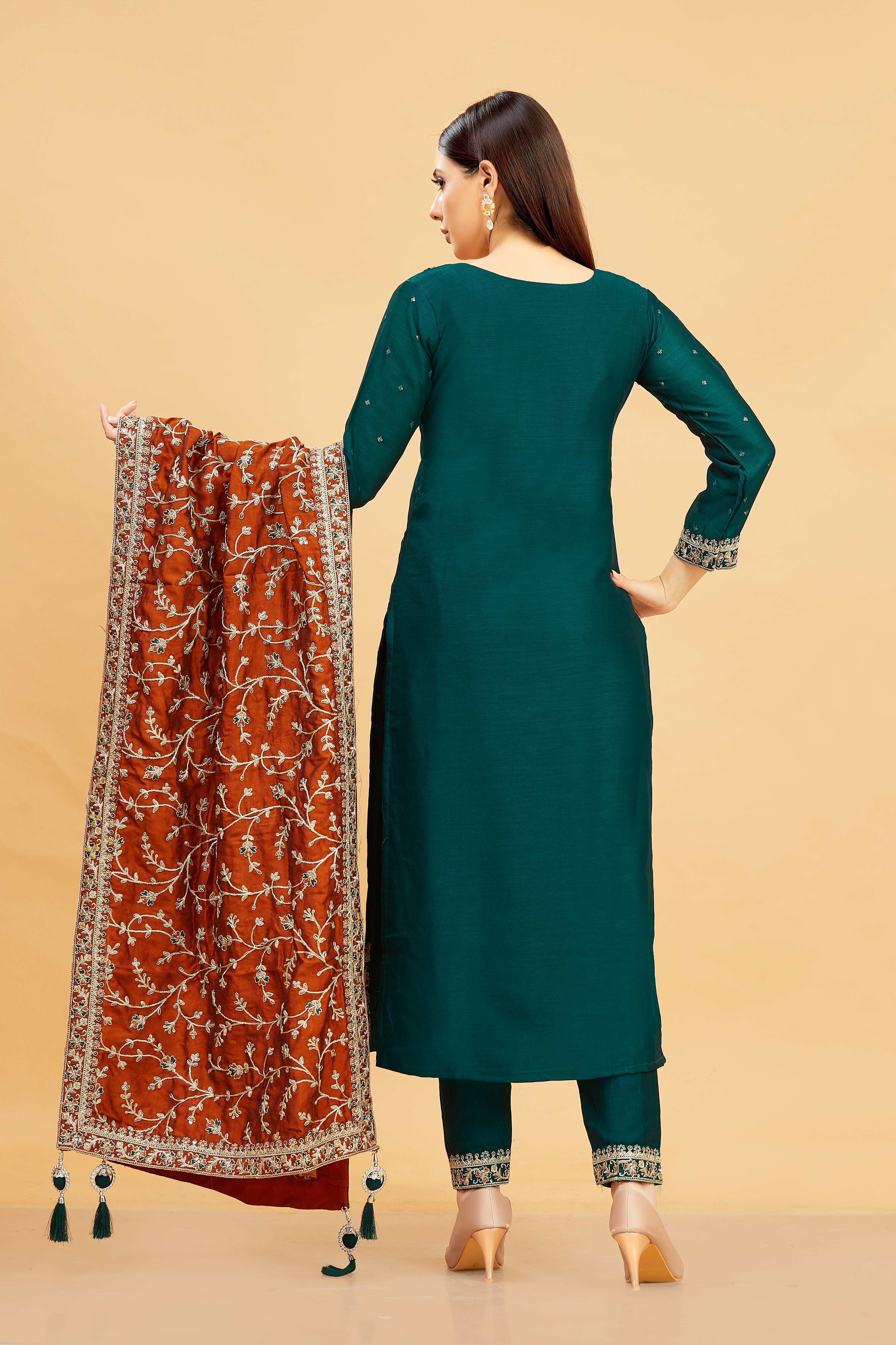 Nisha Kamiz & Pant - Roop Darshan