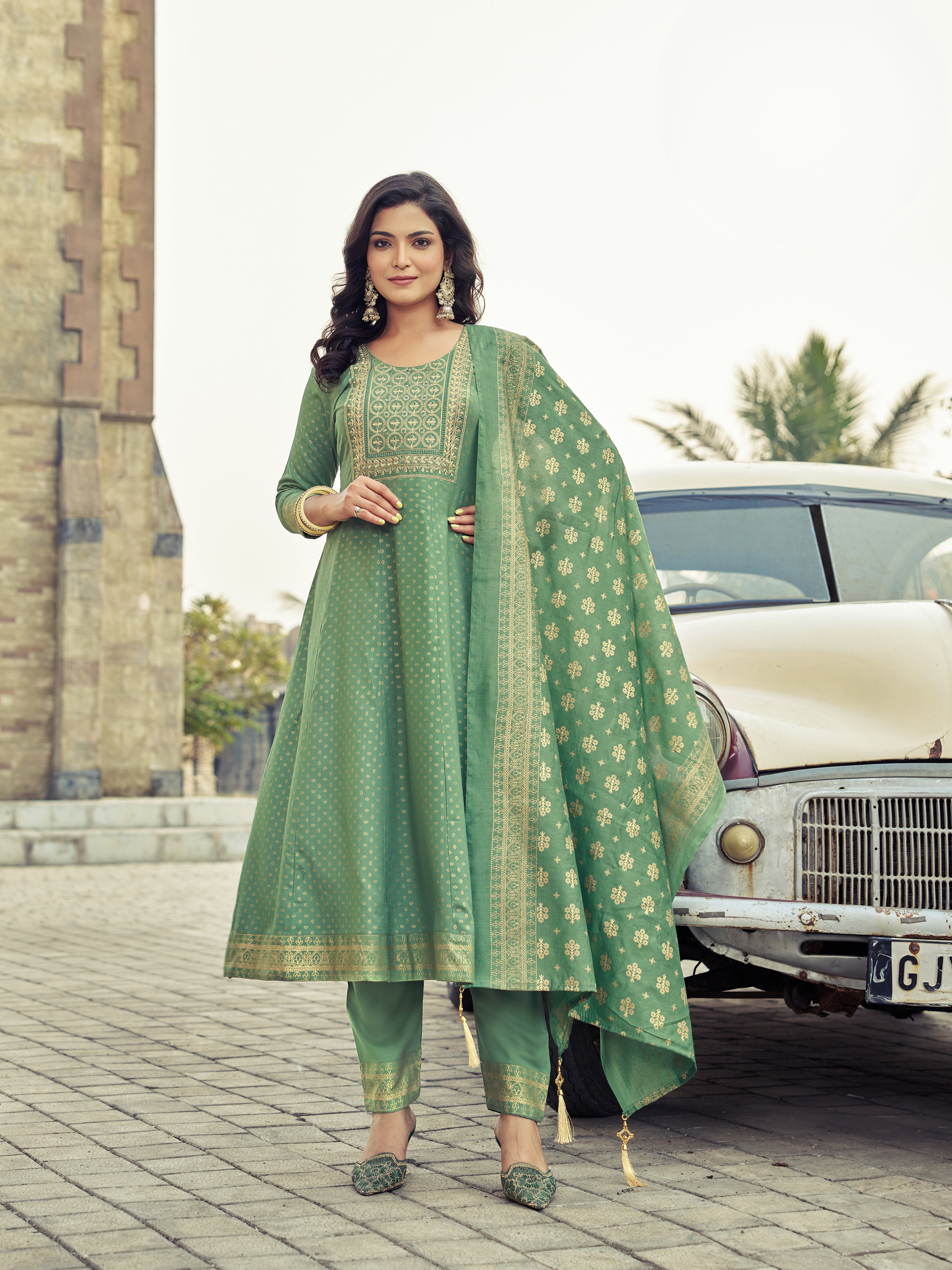 Vamika Flair Kamiz &amp; Pant - Roop Darshan