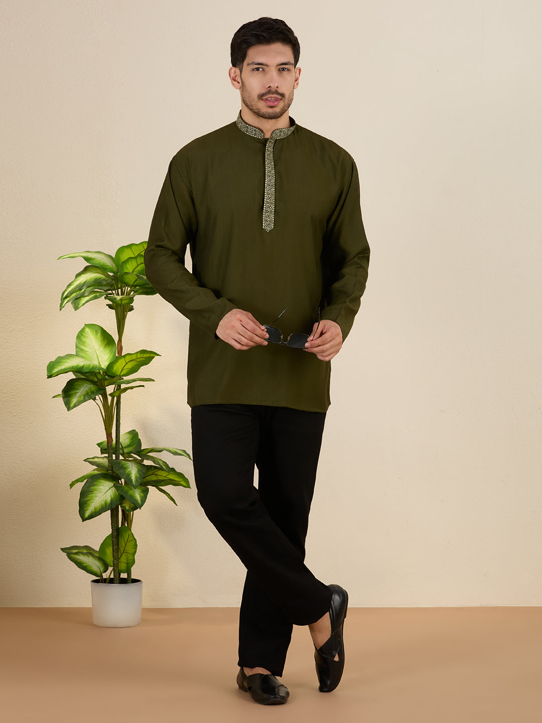 Mens Embroidered Kurta