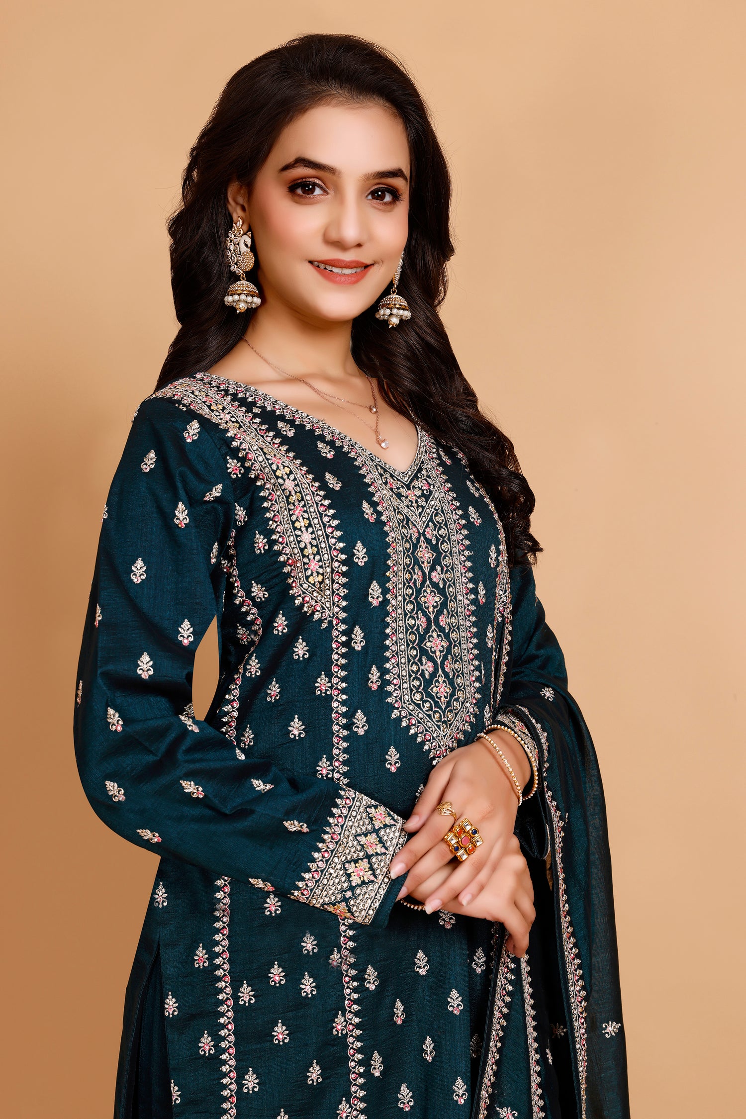 Divya Kamiz &amp; Pant - Roop Darshan