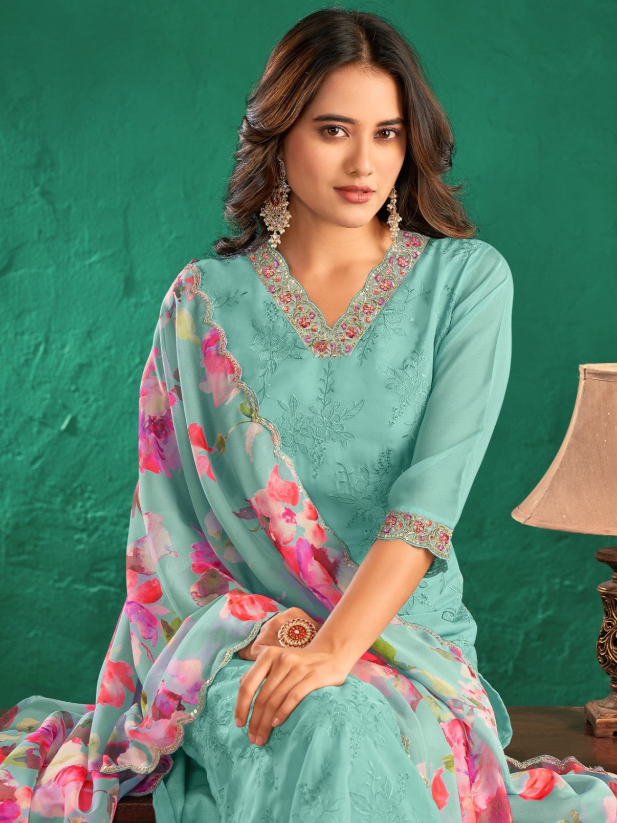 Richa Kamiz &amp; Pant - Roop Darshan