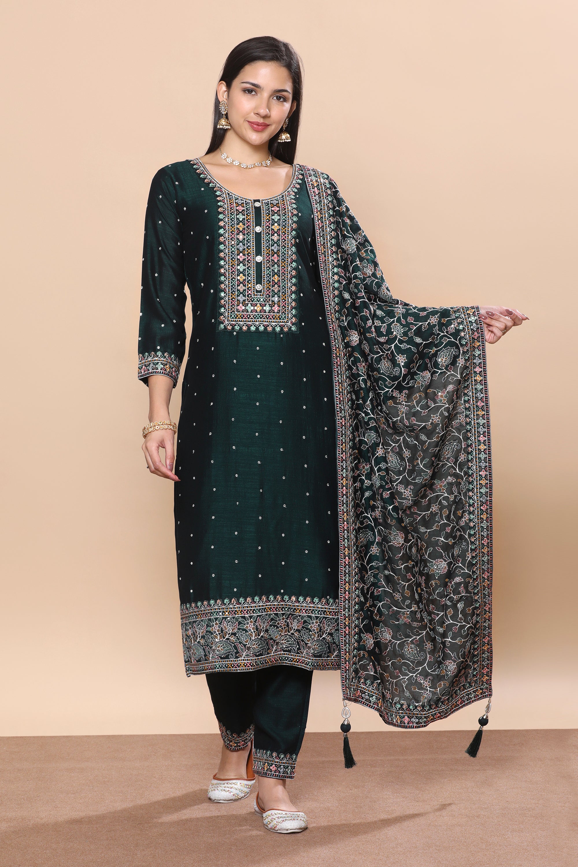 Charvi Kamiz &amp; Pant - Roop Darshan