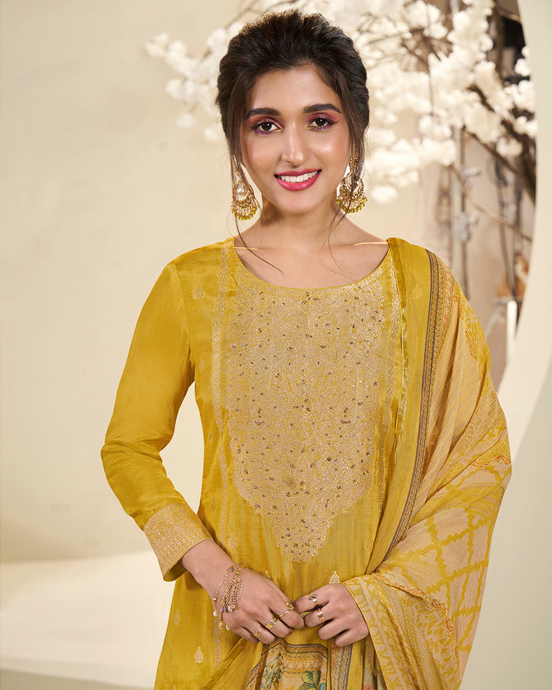 Vaani Kamiz &amp; Pant - Roop Darshan