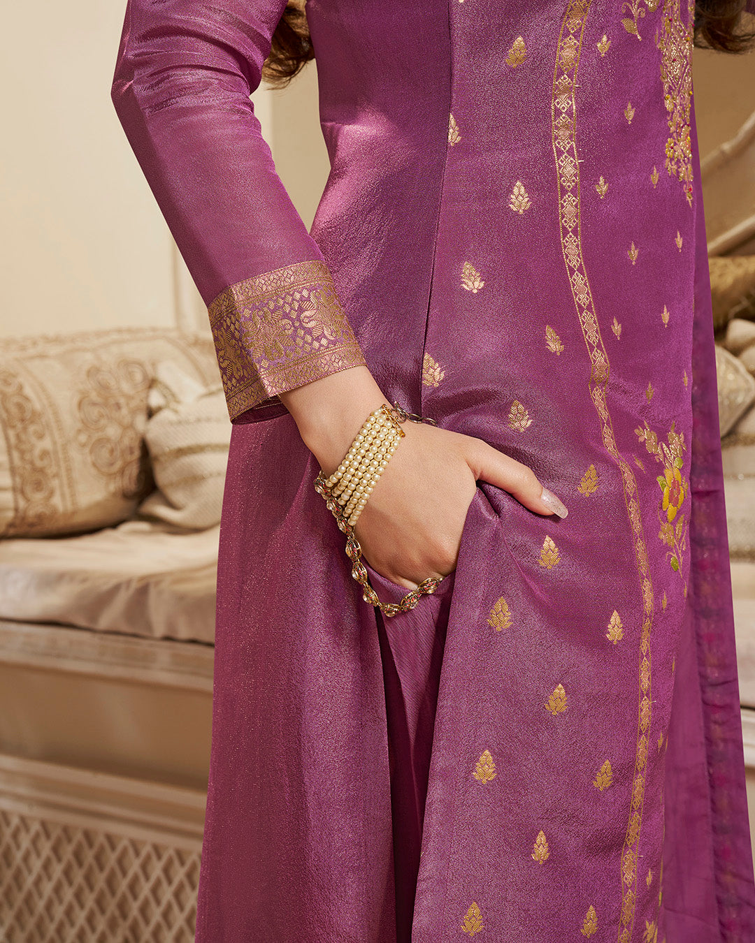 Mahira Kamiz &amp; Pant - Roop Darshan