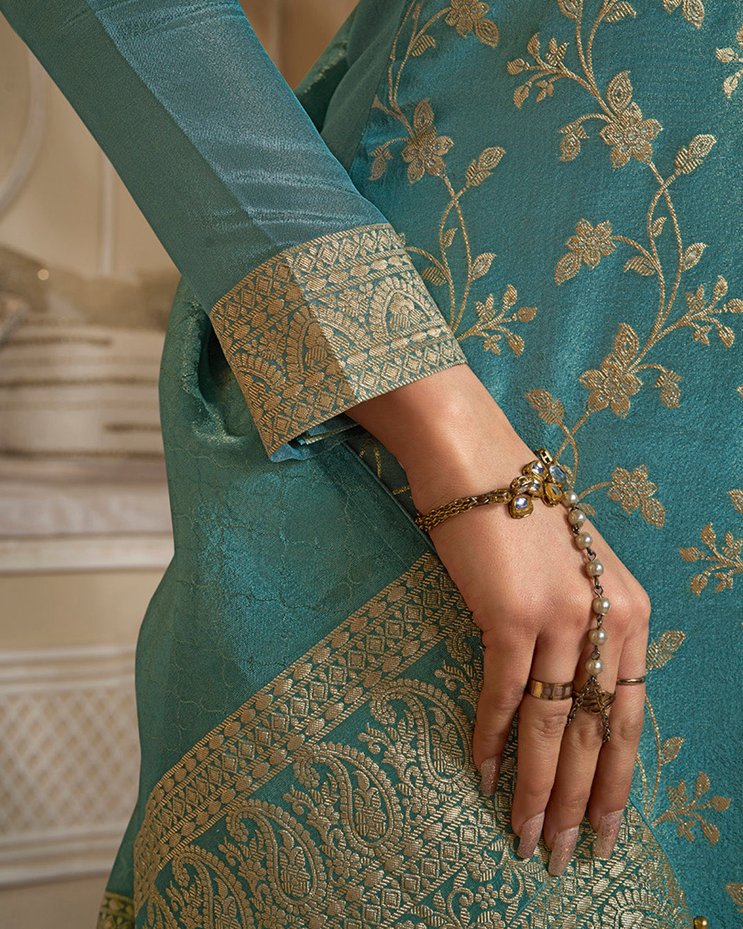 Mahira Kamiz &amp; Pant - Roop Darshan