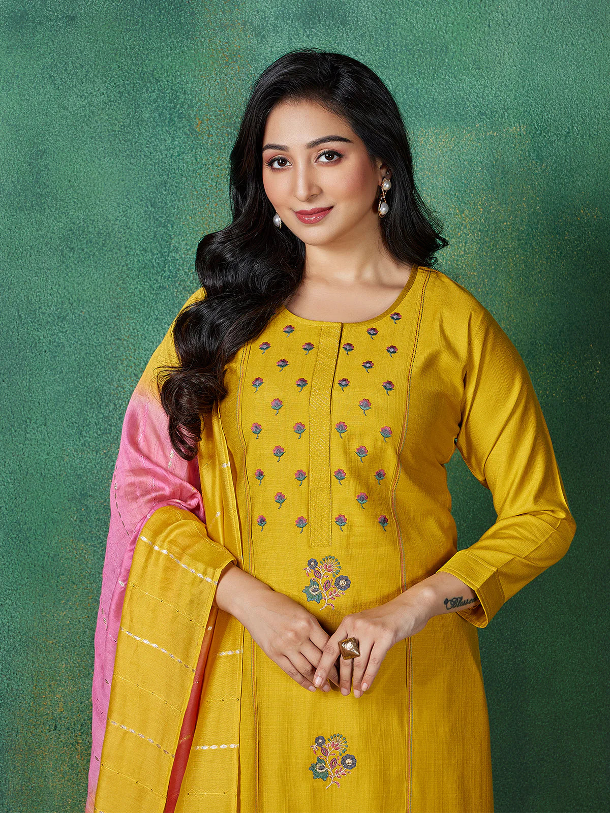 Rishika Kamiz &amp; Pant - Roop Darshan