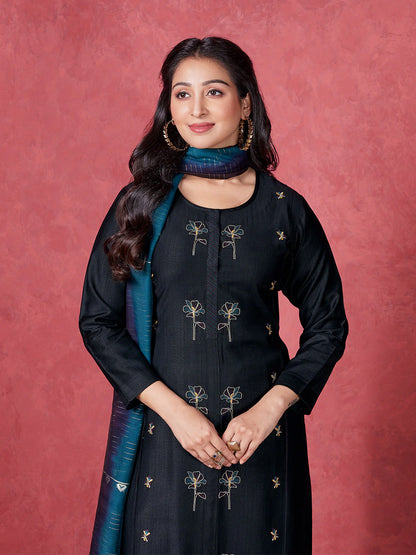 Rishika Kamiz &amp; Pant - Roop Darshan