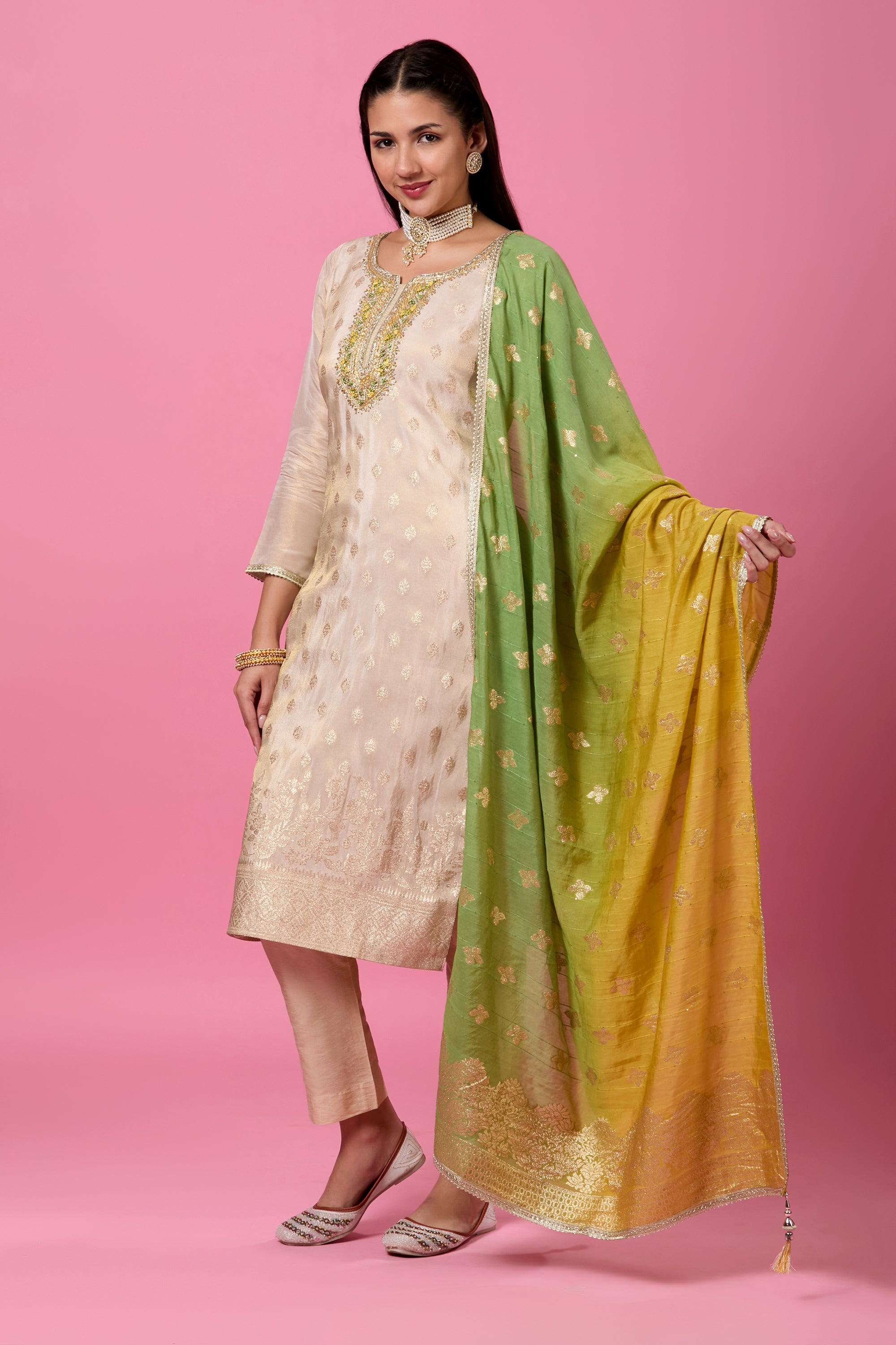 Raahi Kamiz &amp; Pant - Roop Darshan