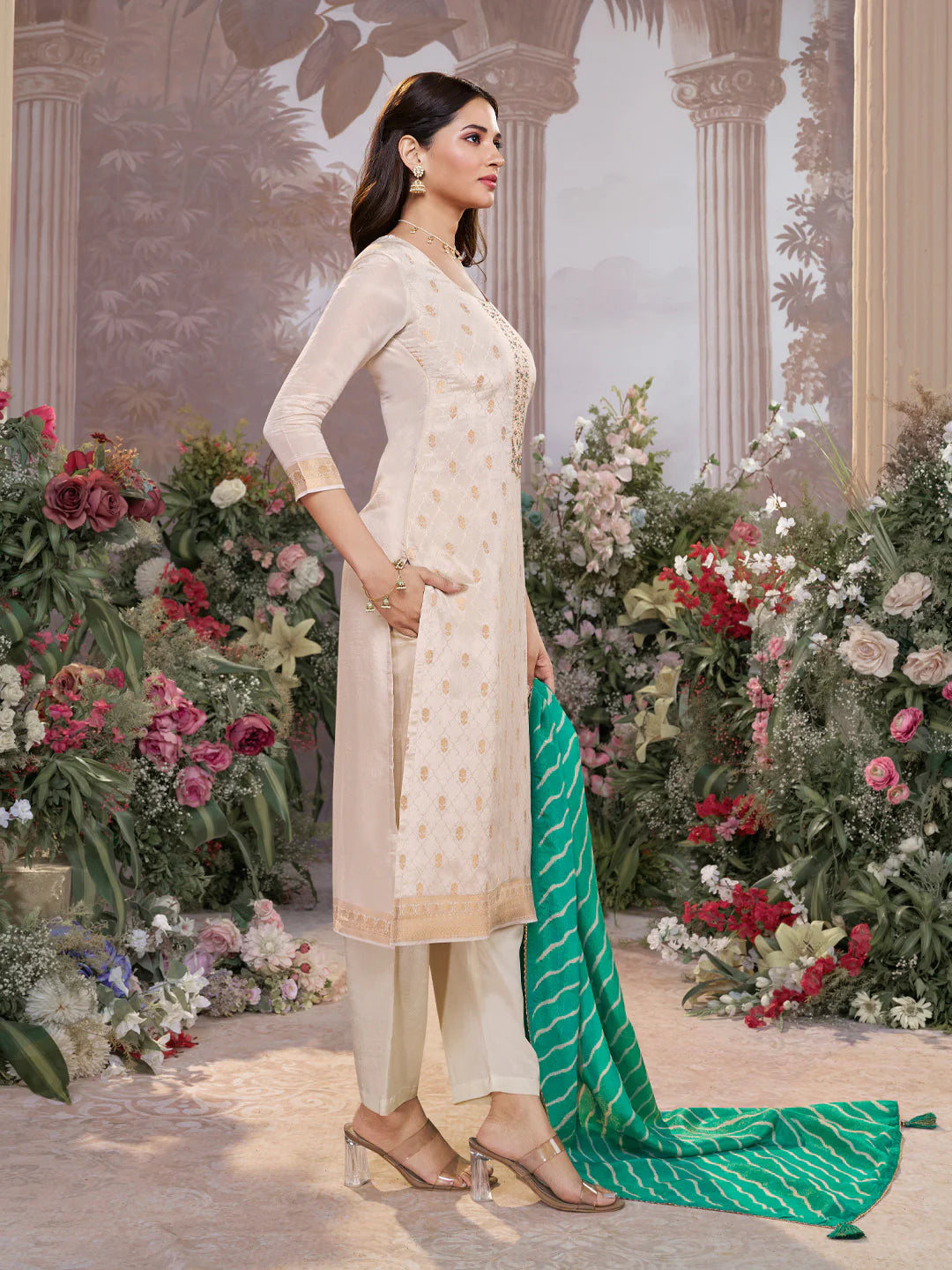 Nilam Kamiz &amp; Pant - Roop Darshan