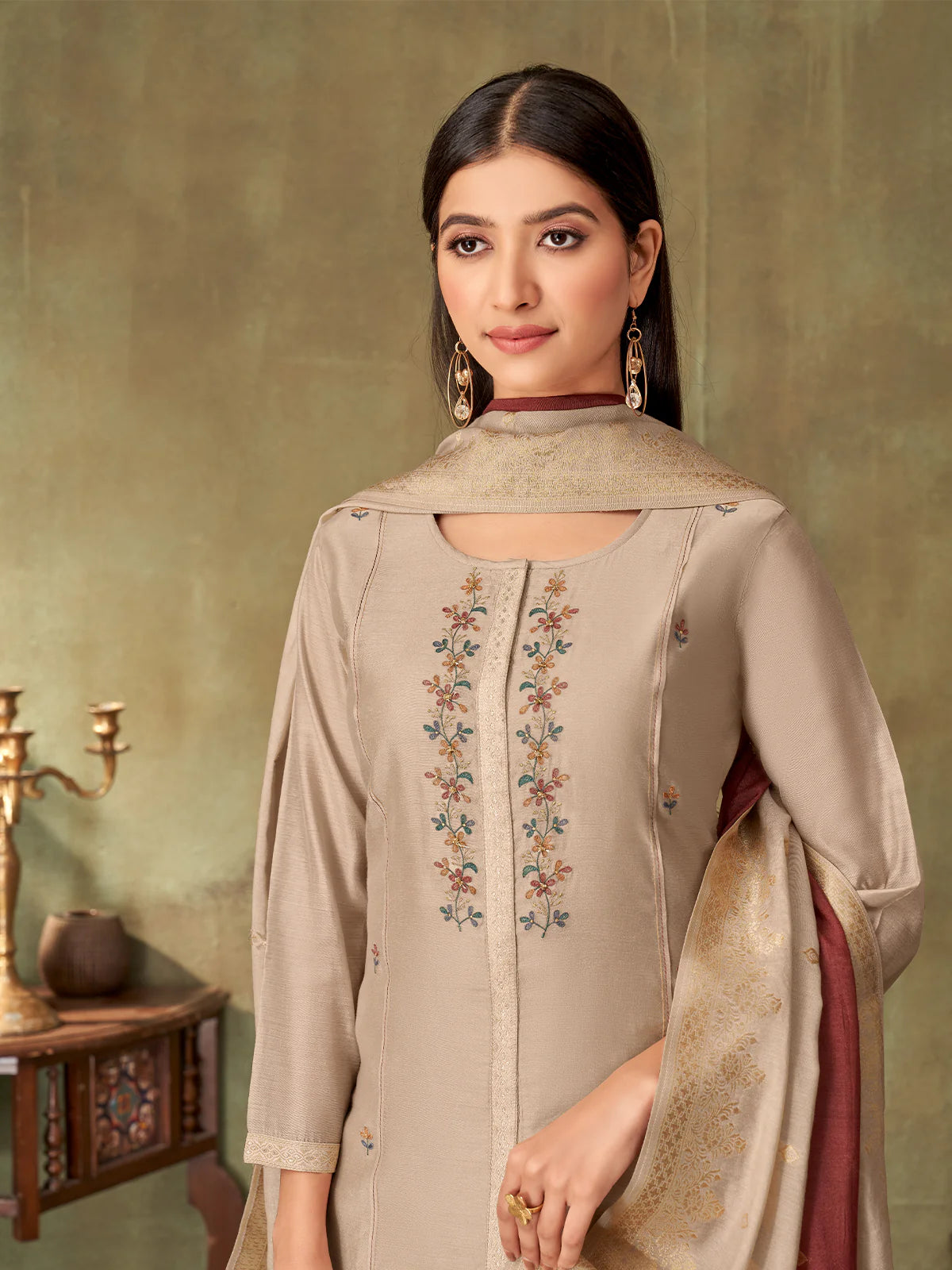 Manya Kamiz &amp; Pant - Roop Darshan