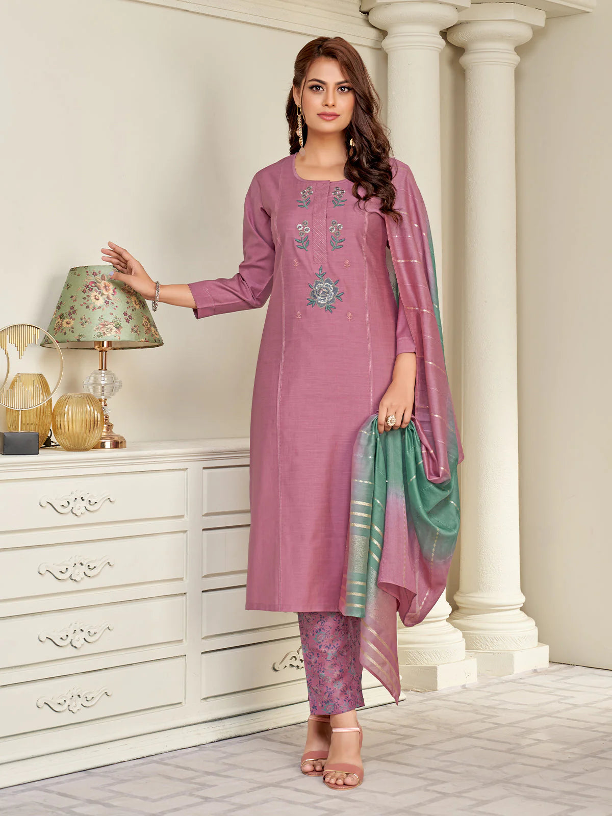 Diksha Kamiz &amp; Pant - Roop Darshan