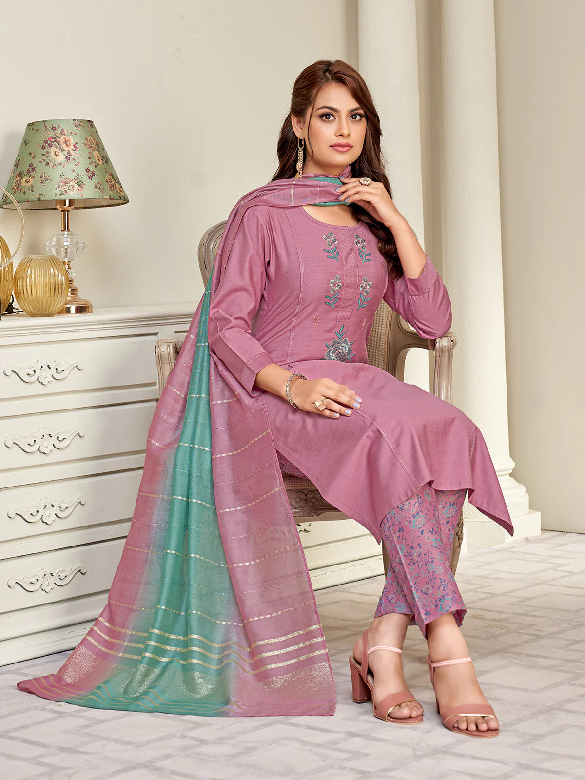 Diksha Kamiz &amp; Pant - Roop Darshan