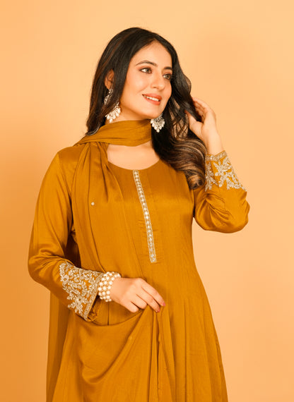 Kesri Kamiz &amp; Pant - Roop Darshan