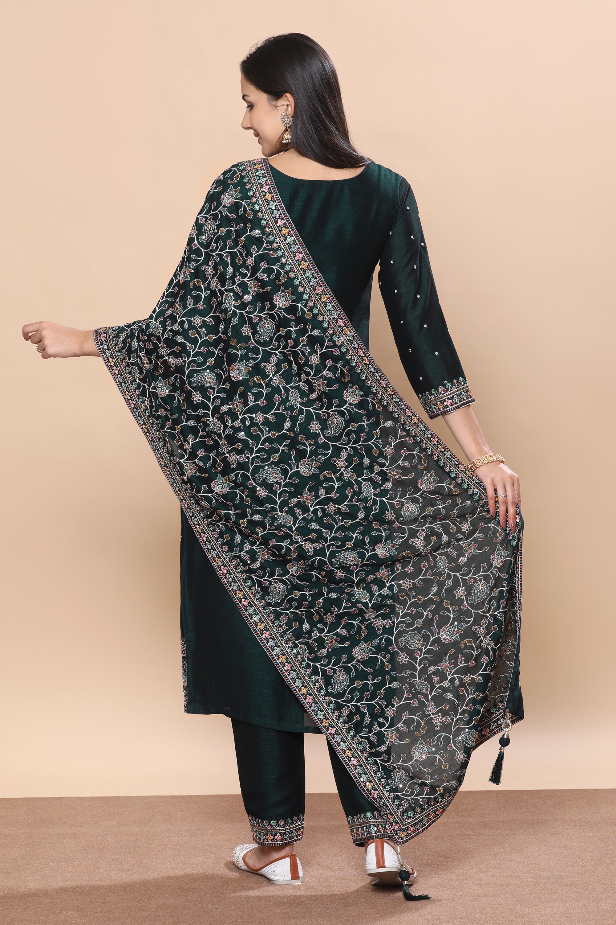Charvi Kamiz &amp; Pant - Roop Darshan