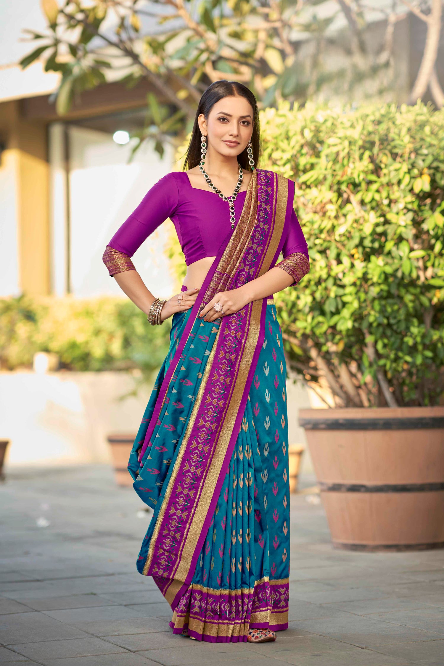Karuna Weaving Silk Saree - Roop Darshan