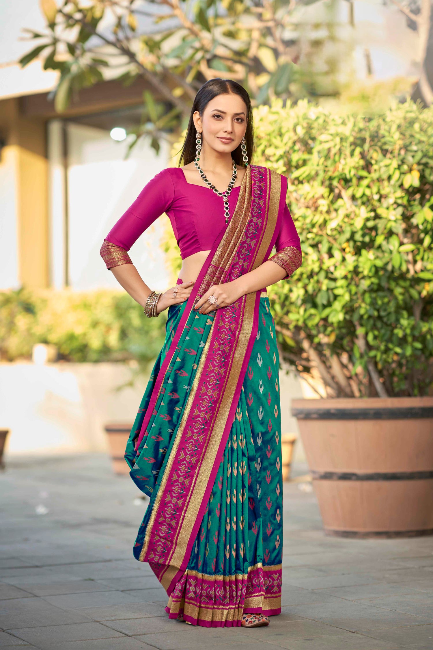 Karuna Weaving Silk Saree - Roop Darshan