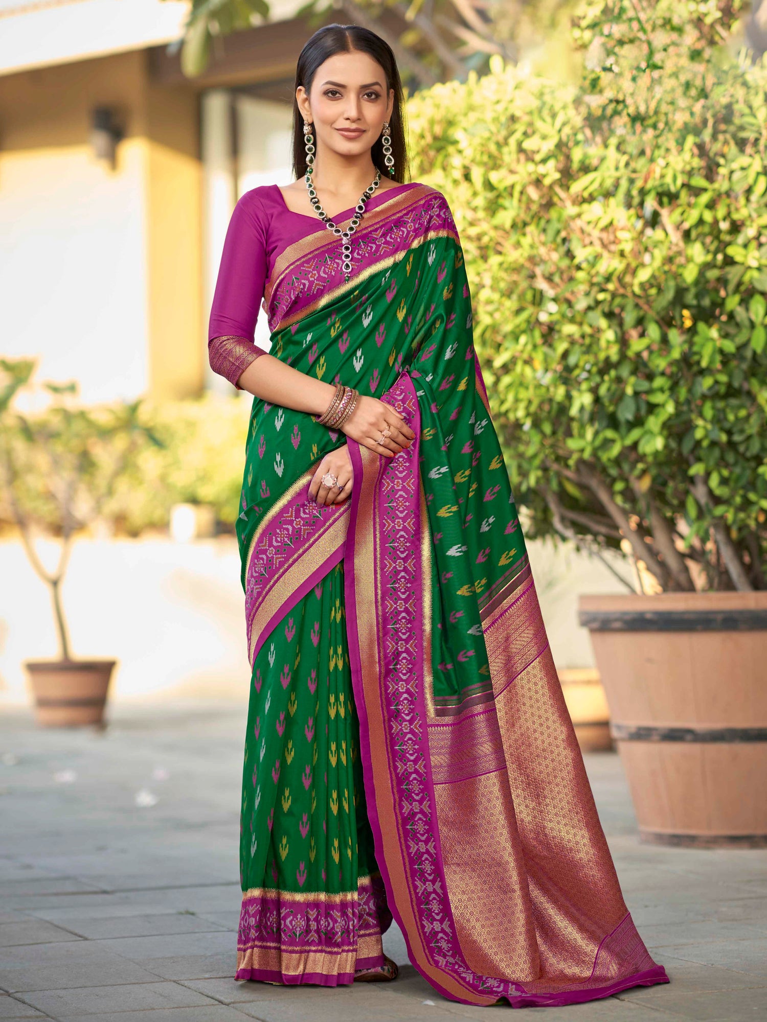 Karuna Weaving Silk Saree - Roop Darshan