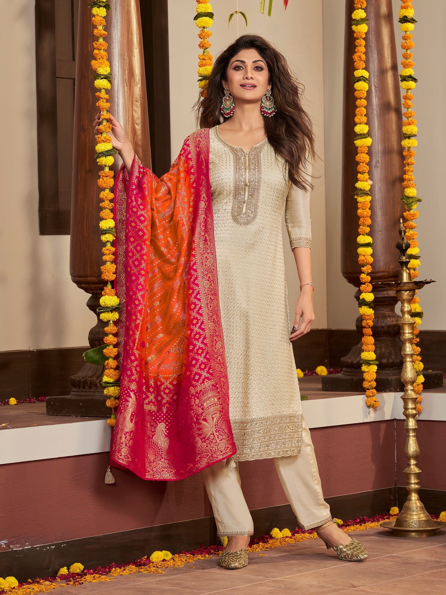 Mahira Kamiz &amp; Pant
