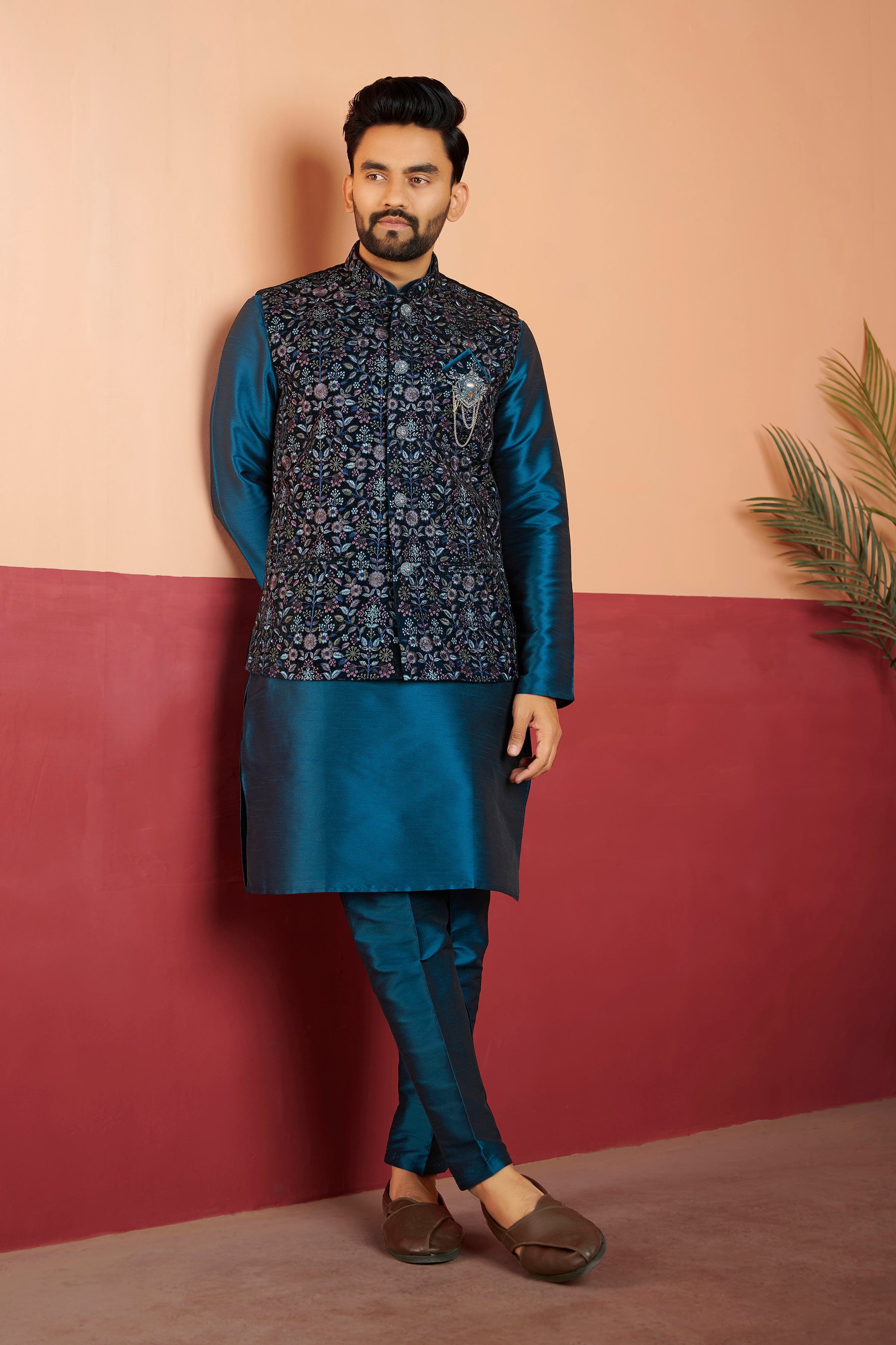 Mens Kurta Set With Jacket - Roop Darshan