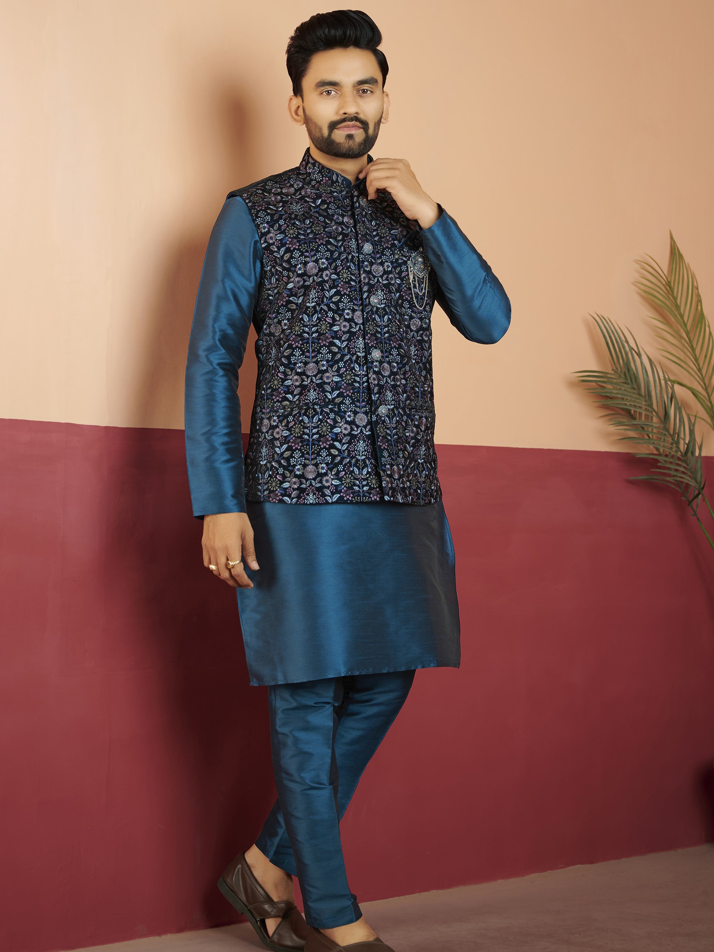 Mens Kurta Set With Jacket - Roop Darshan