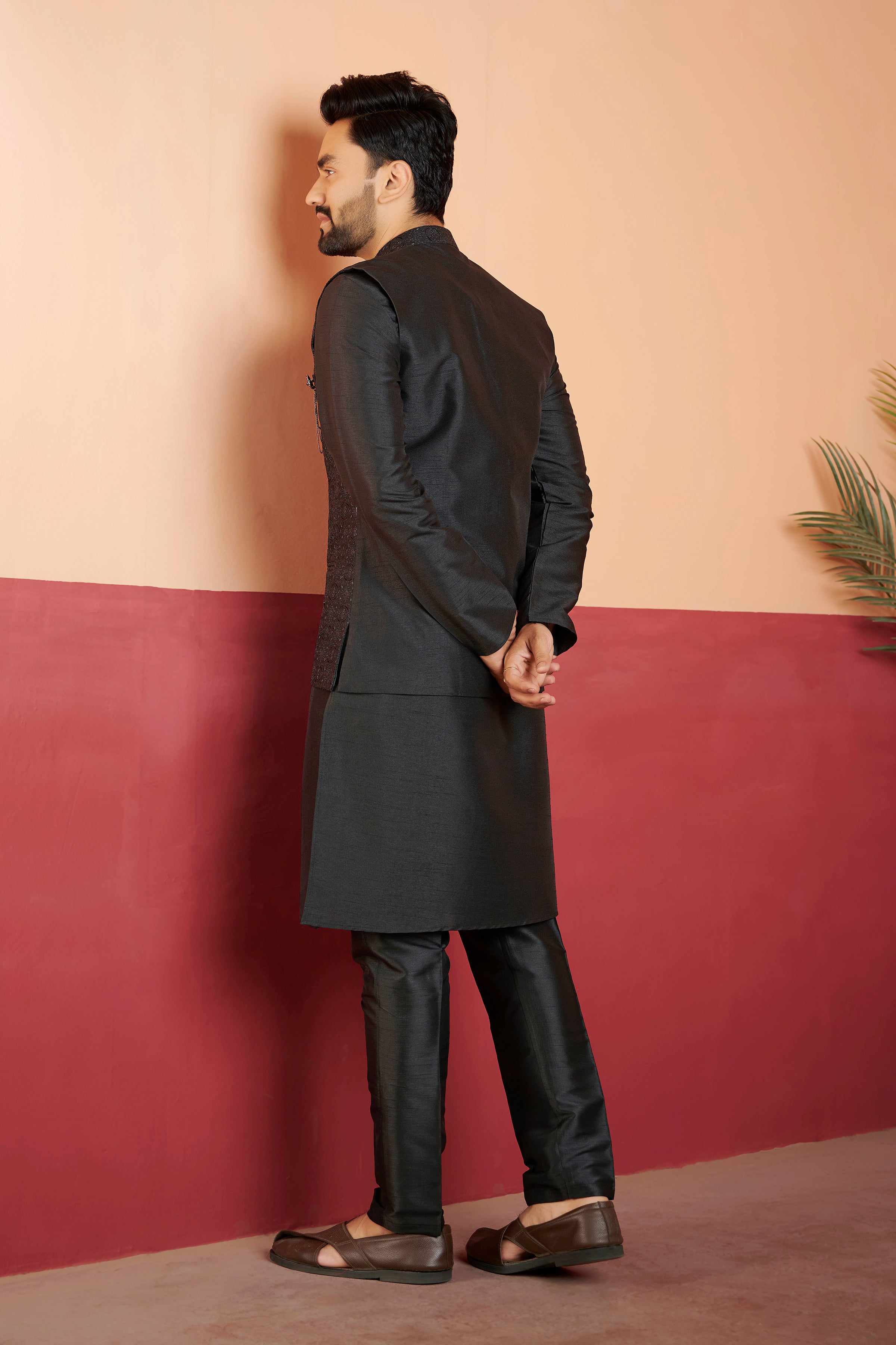 Mens Kurta Set With Jacket - Roop Darshan