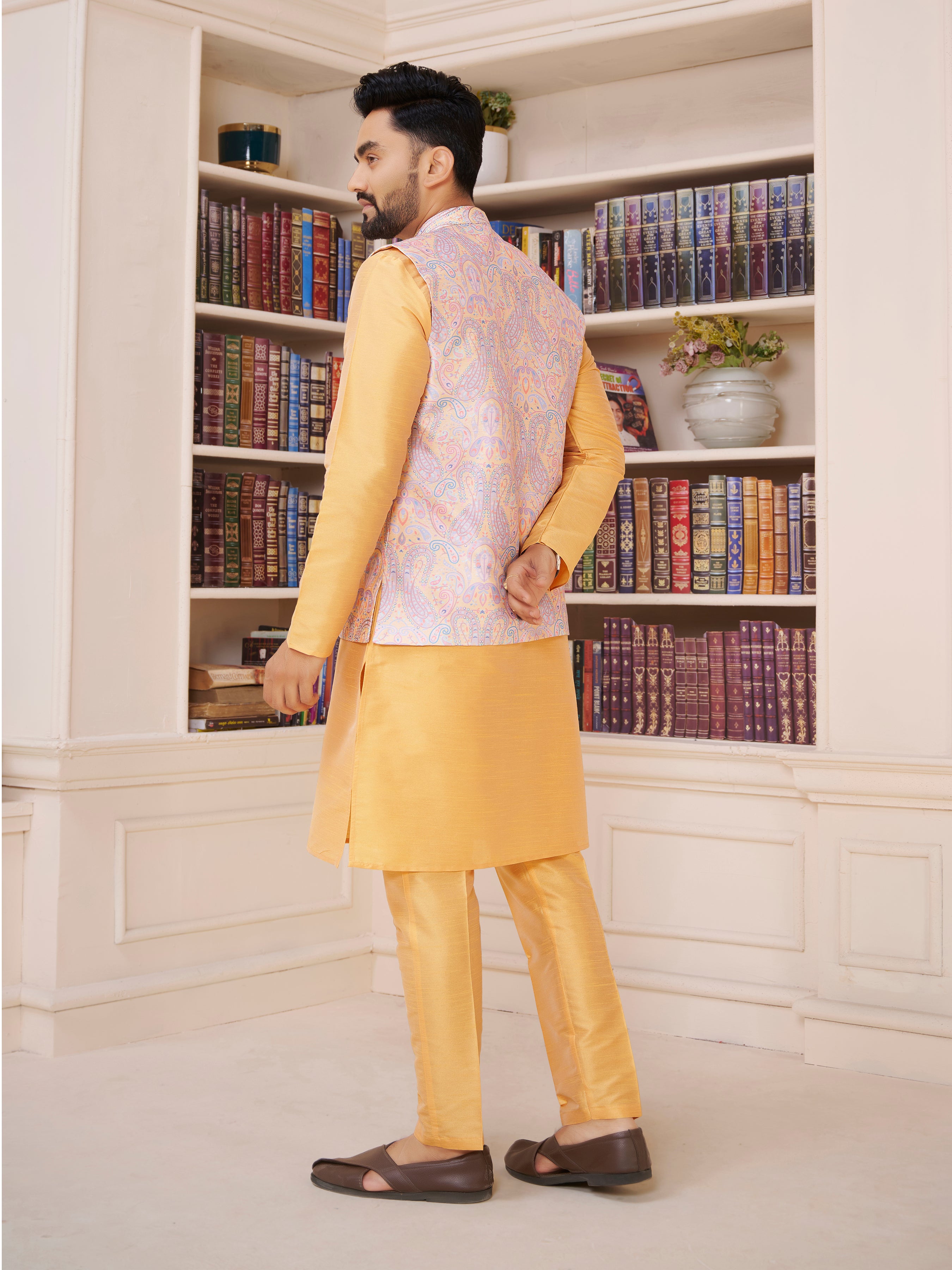 Mens Kurta Set With Jacket - Roop Darshan