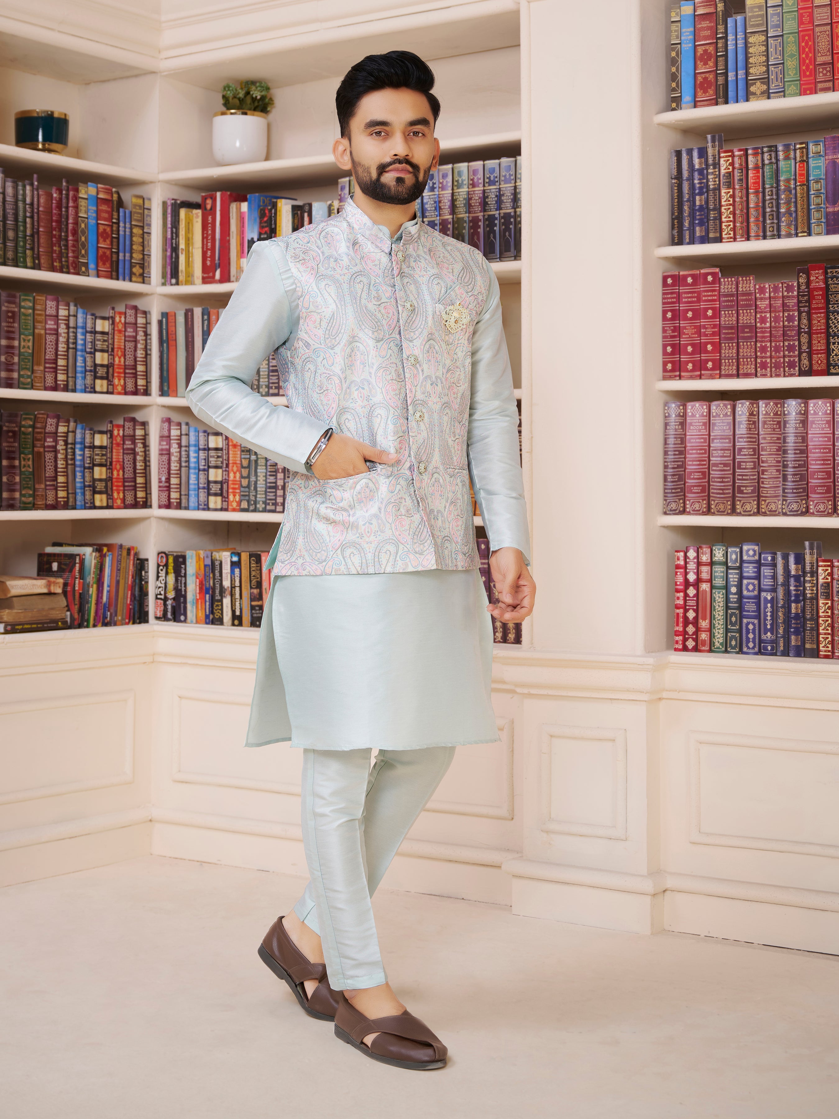 Mens Kurta Set With Jacket - Roop Darshan