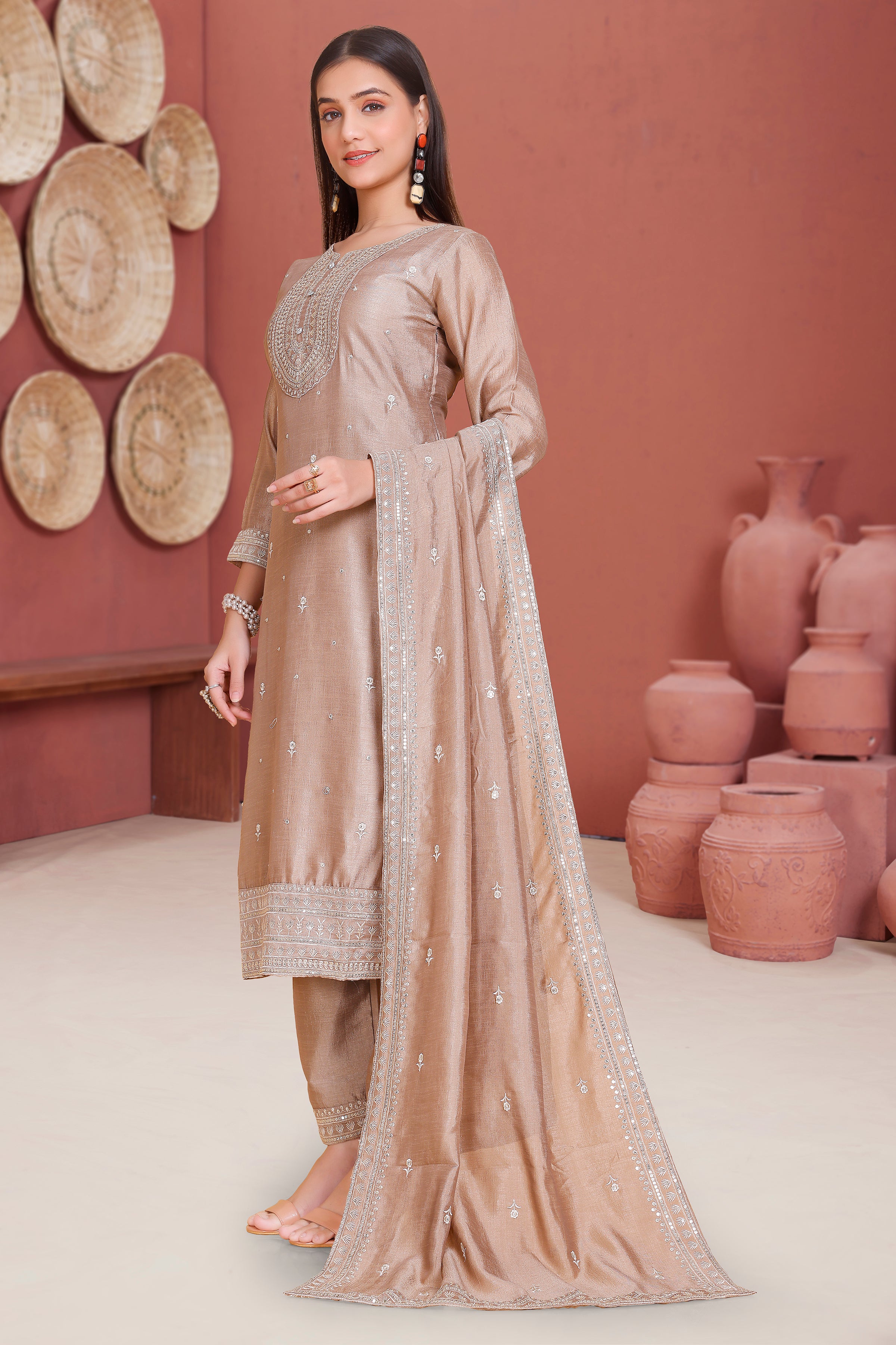 Kareena Kamiz &amp; Pant - Roop Darshan