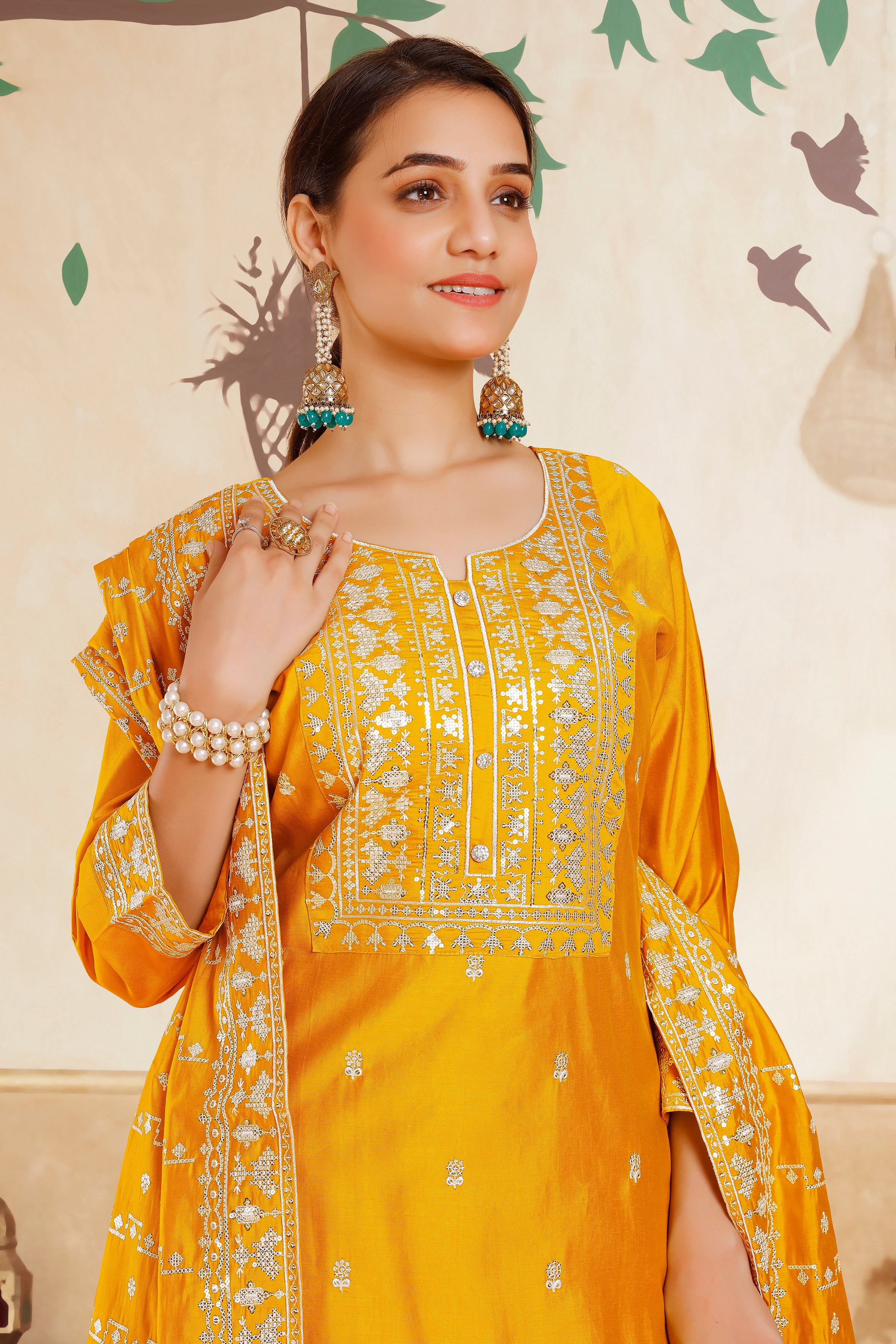 Elisha Kamiz &amp; Pant - Roop Darshan