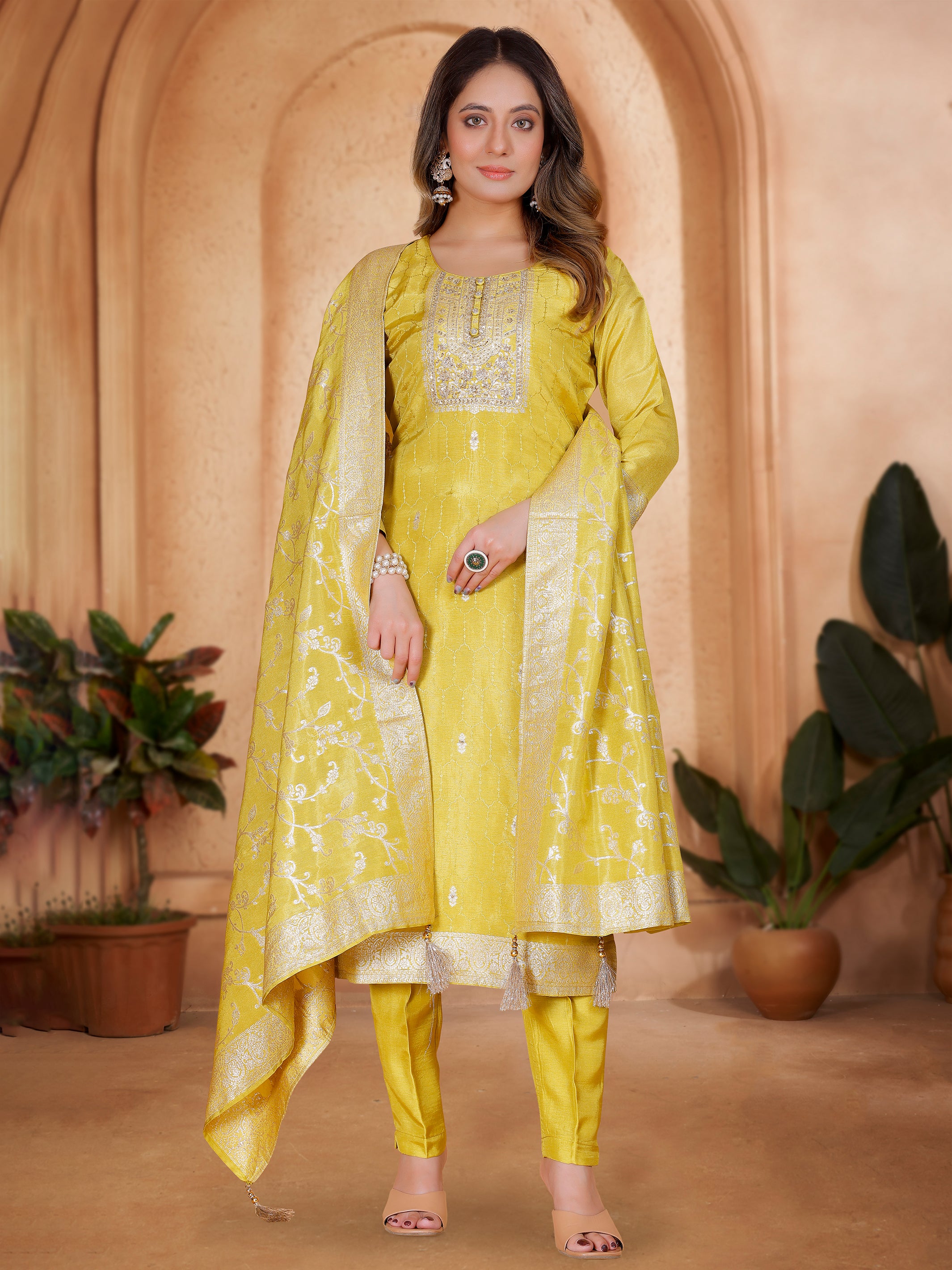 Raniyah Kamiz &amp; Pant - Roop Darshan