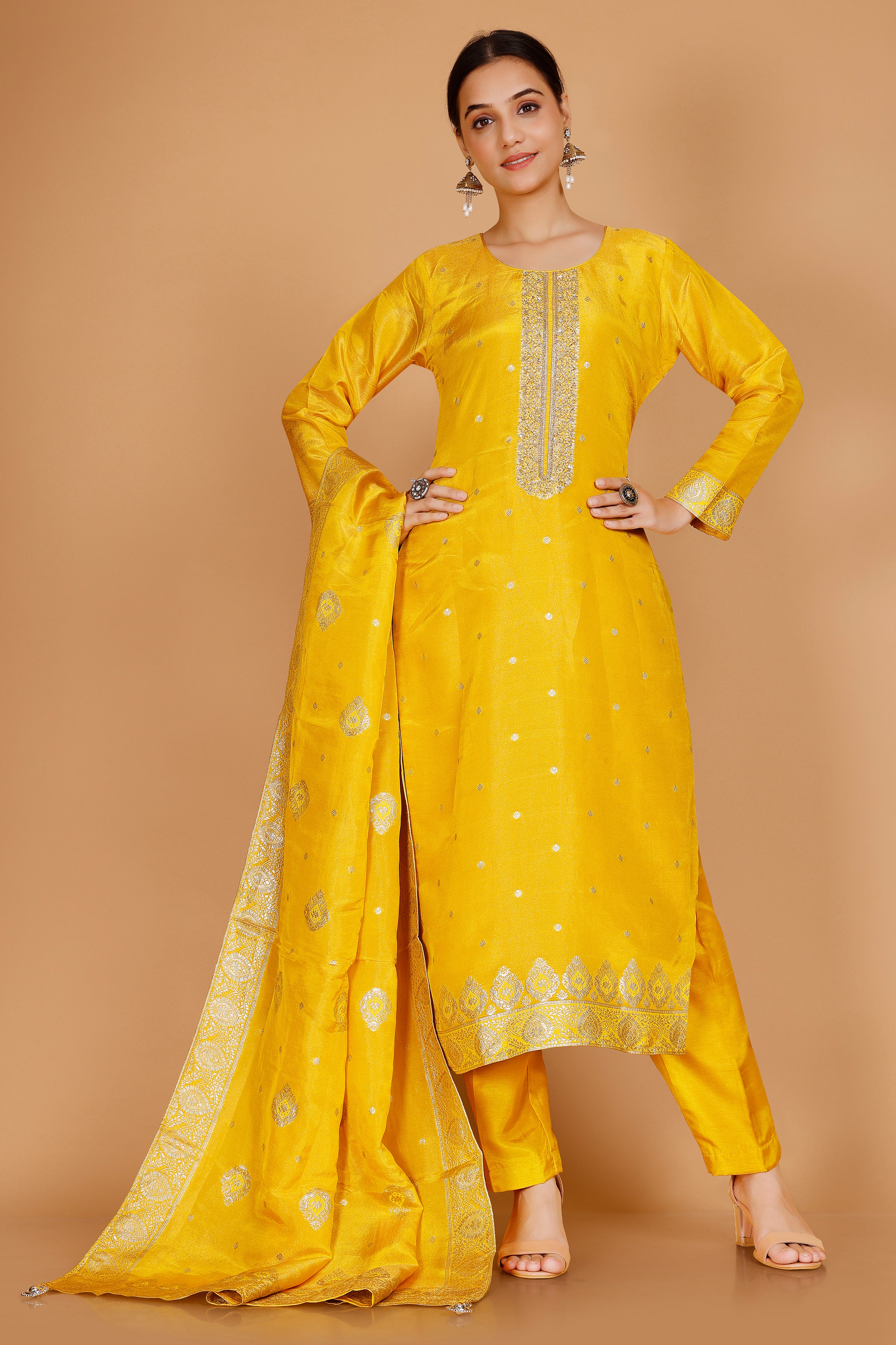 Neelam Kamiz &amp; Pant - Roop Darshan