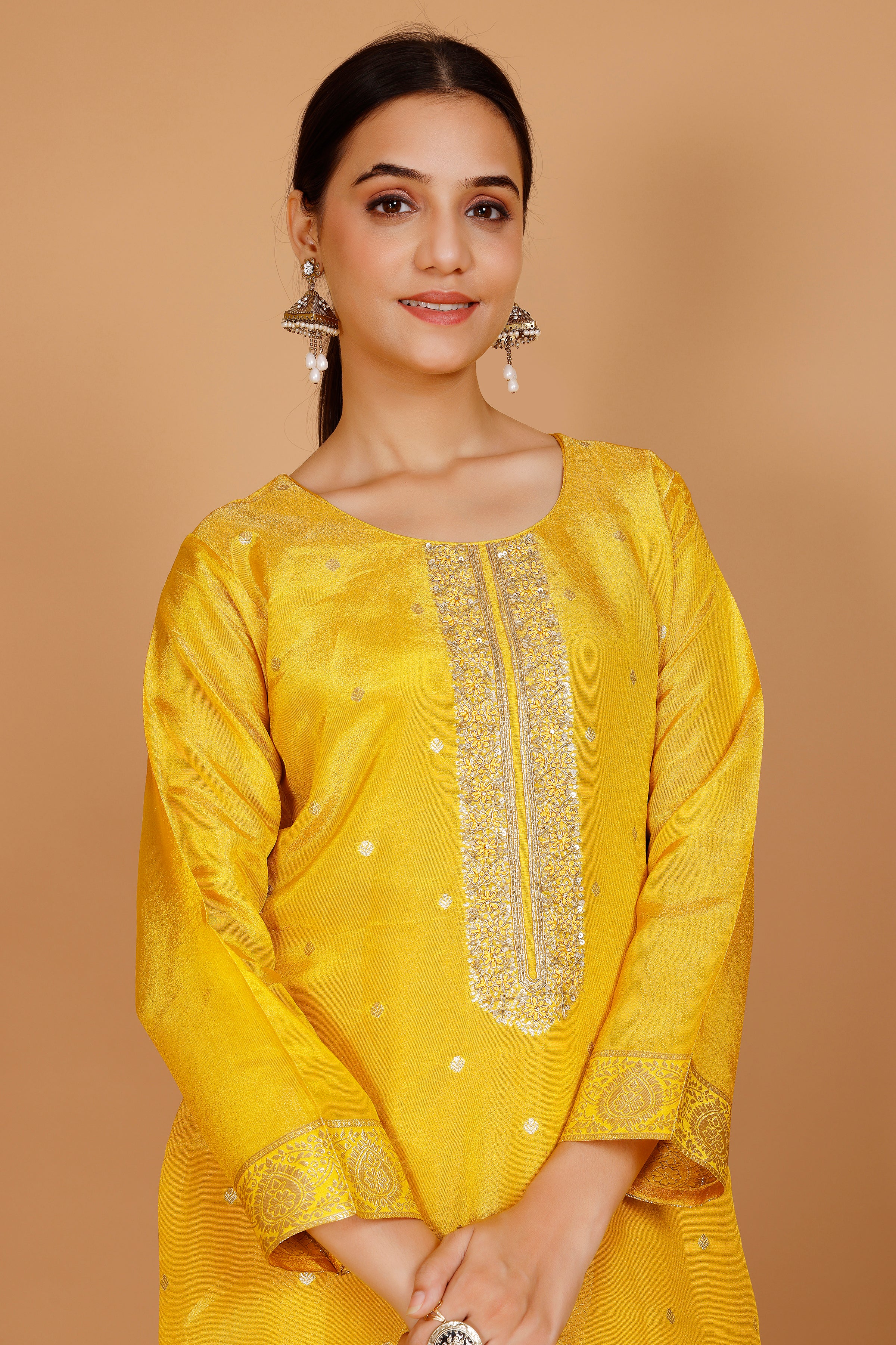 Neelam Kamiz &amp; Pant - Roop Darshan