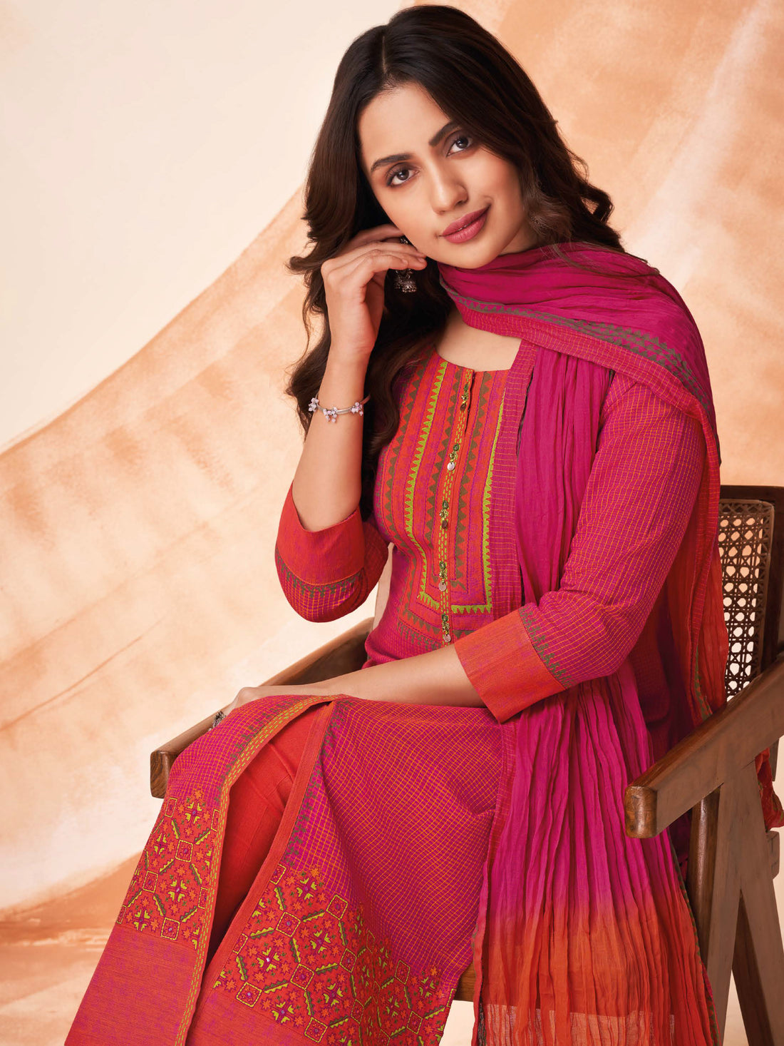 Ruhani Kamiz &amp; Pant - Roop Darshan