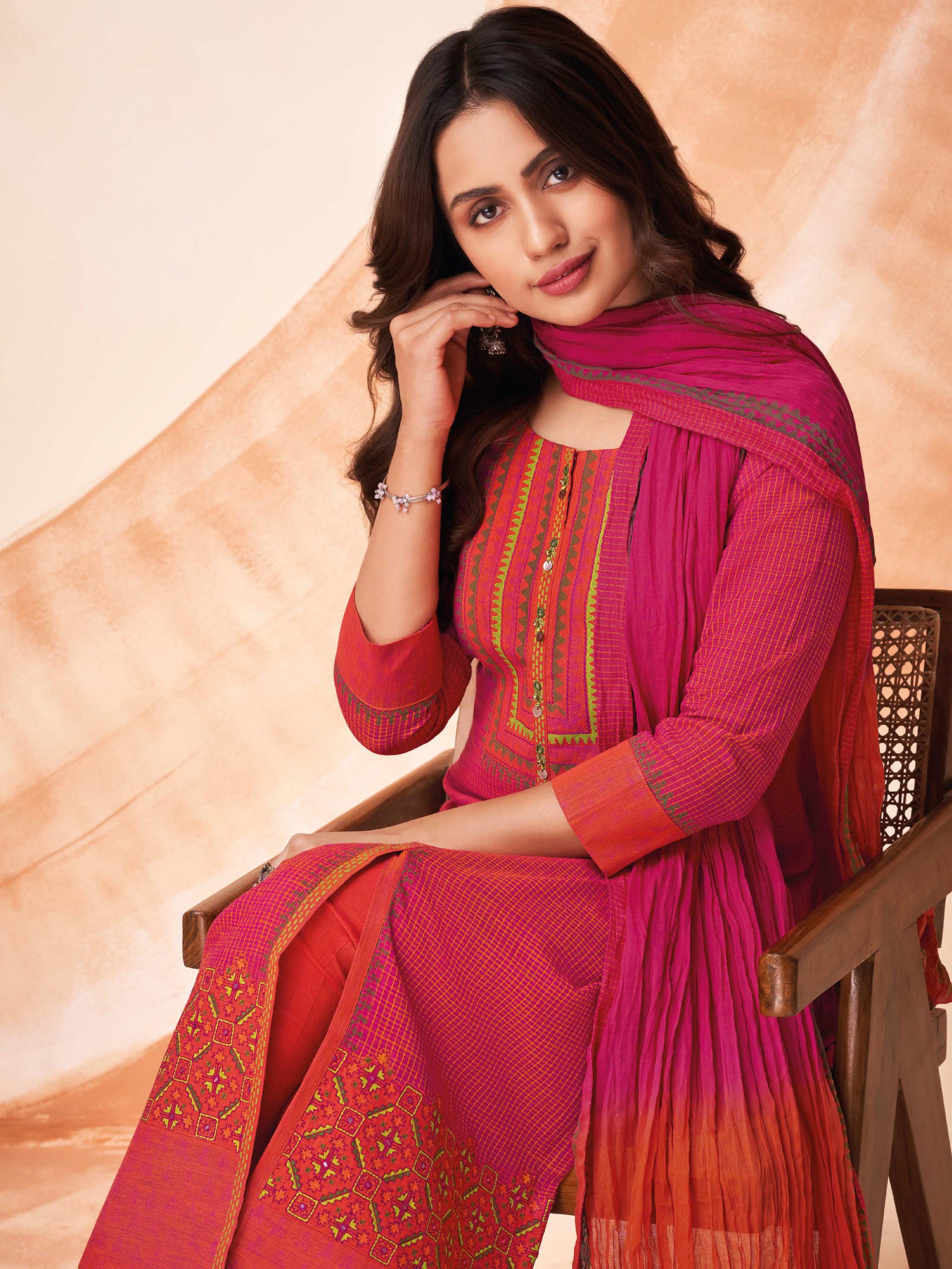 Ruhani Kamiz &amp; Pant - Roop Darshan