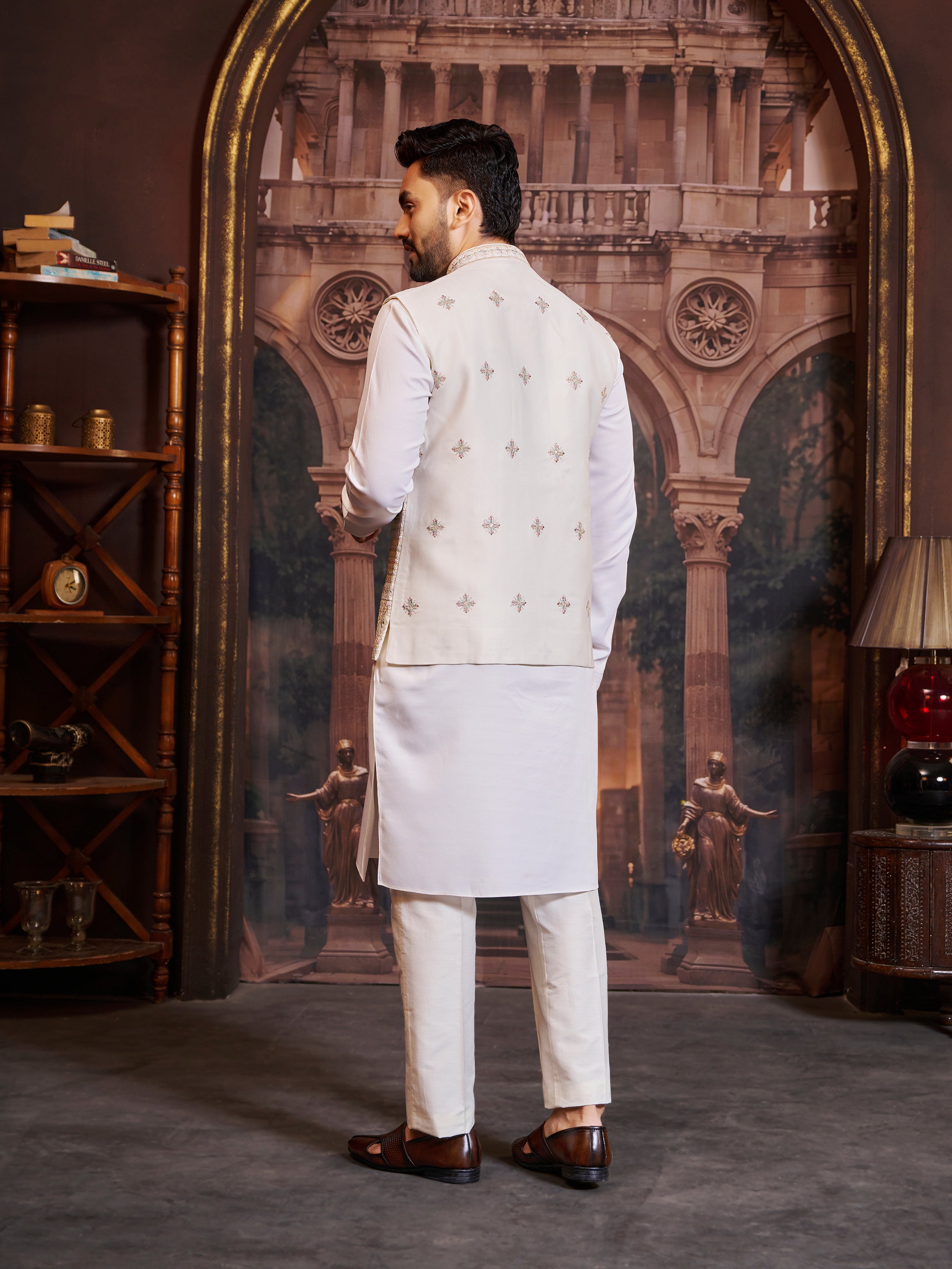 Mens Kurta Set With Jacket - Roop Darshan